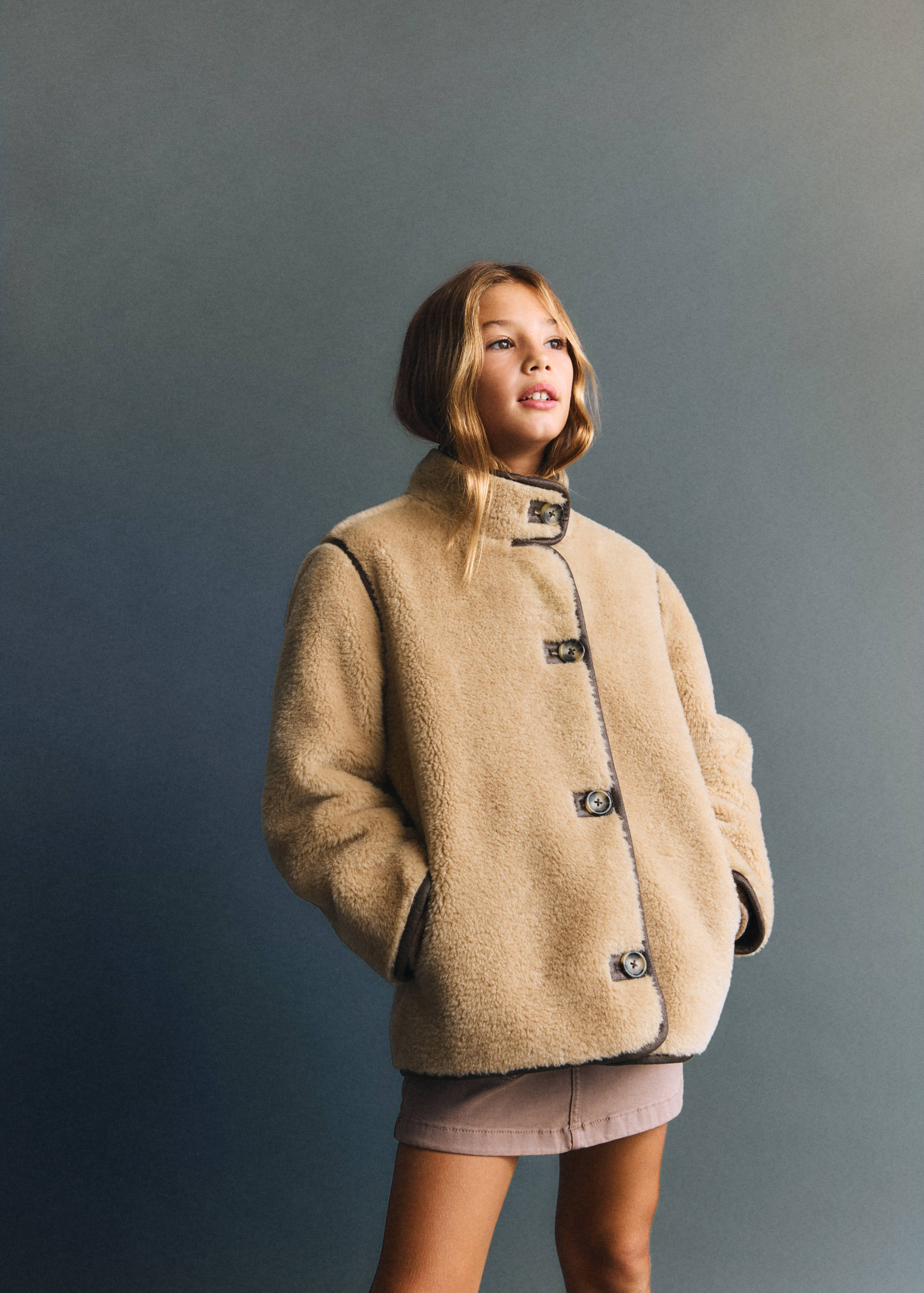 Faux-fur coat with buttons - Medium plane