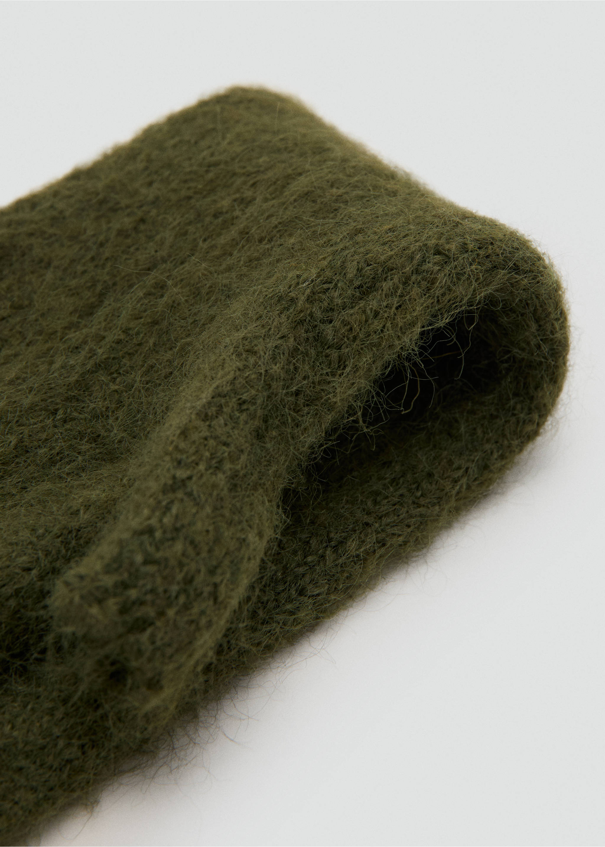 Long knitted mittens - Details of the article 1, Khaki. Ref: 17057765-00.