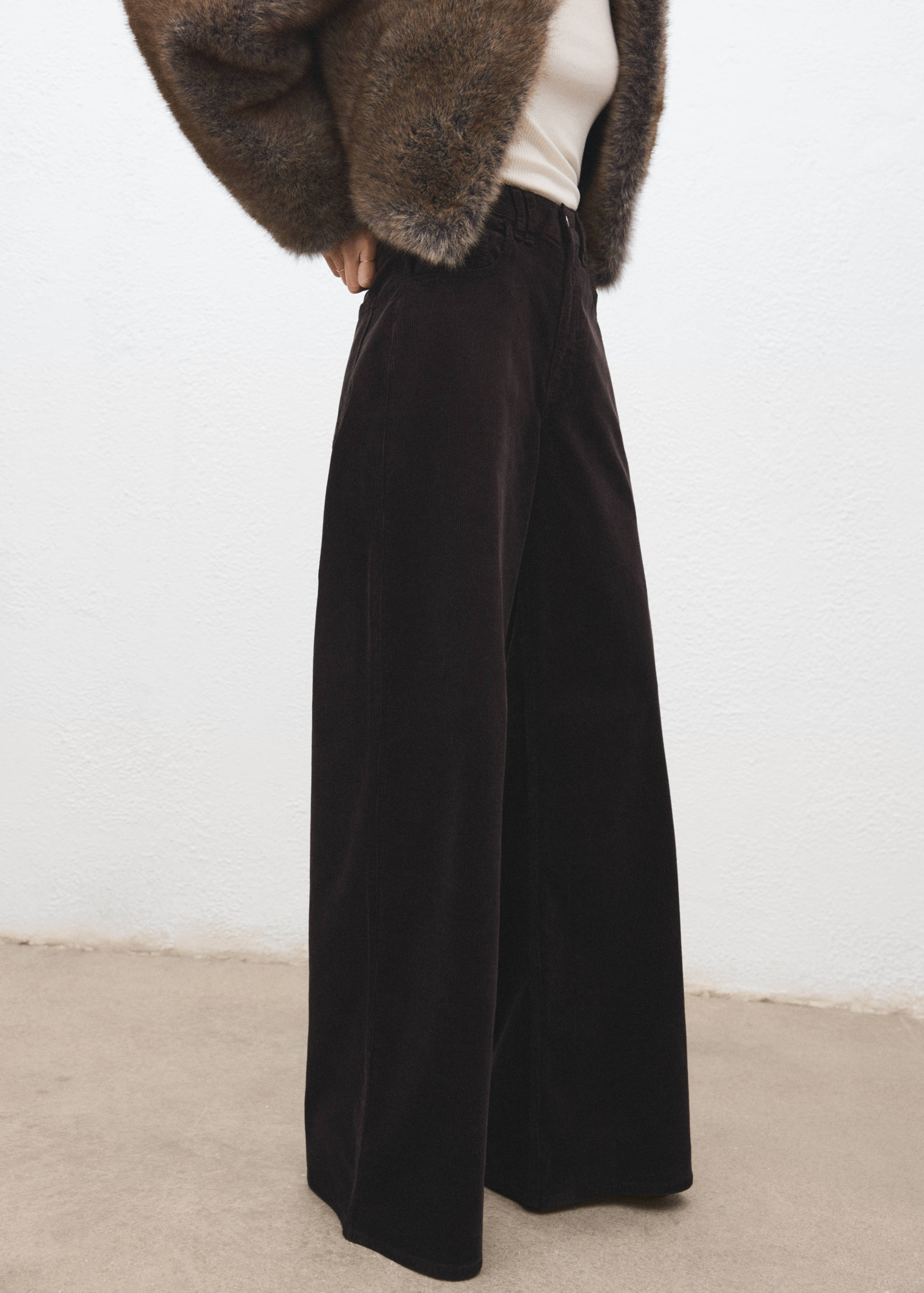 Jeans de bombazina wide leg - Plano médio