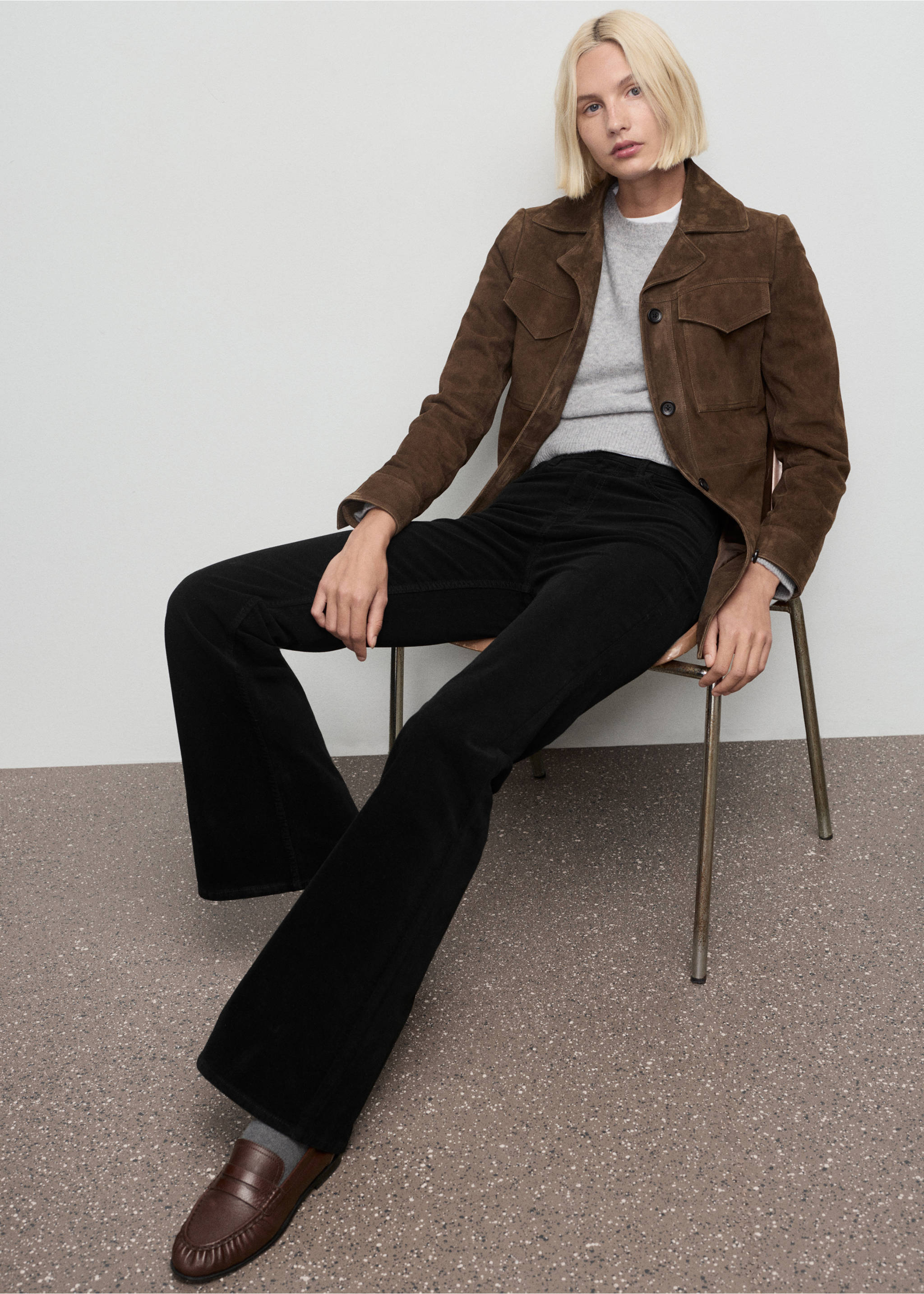 Velvet flared jeans - Details of the article 2, Black. Ref: 17057781-00.