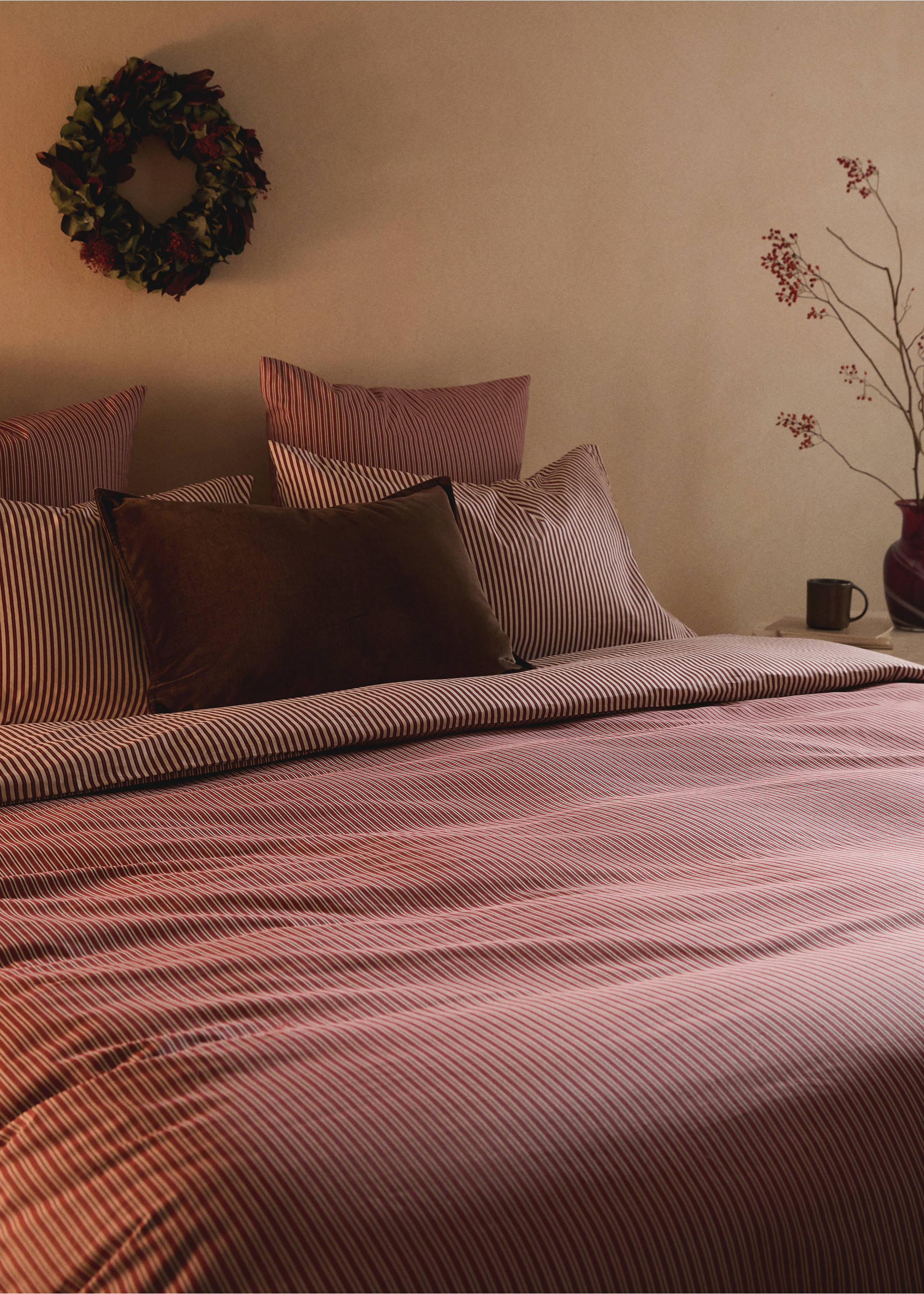 Wendebettbezug aus Baumwollperkal mit 200 Fäden, gestreift, für ein 90 cm Bett - Detail des Artikels 7, Granatrot. Ref: 17057784-00.