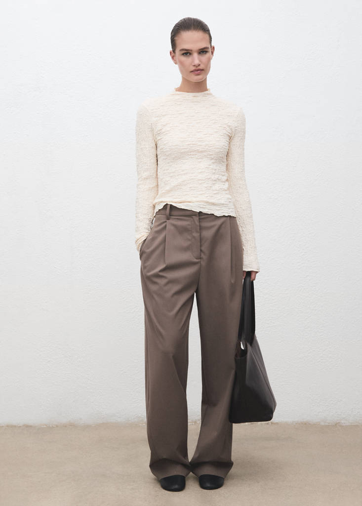 Textured crepe top — Ecru