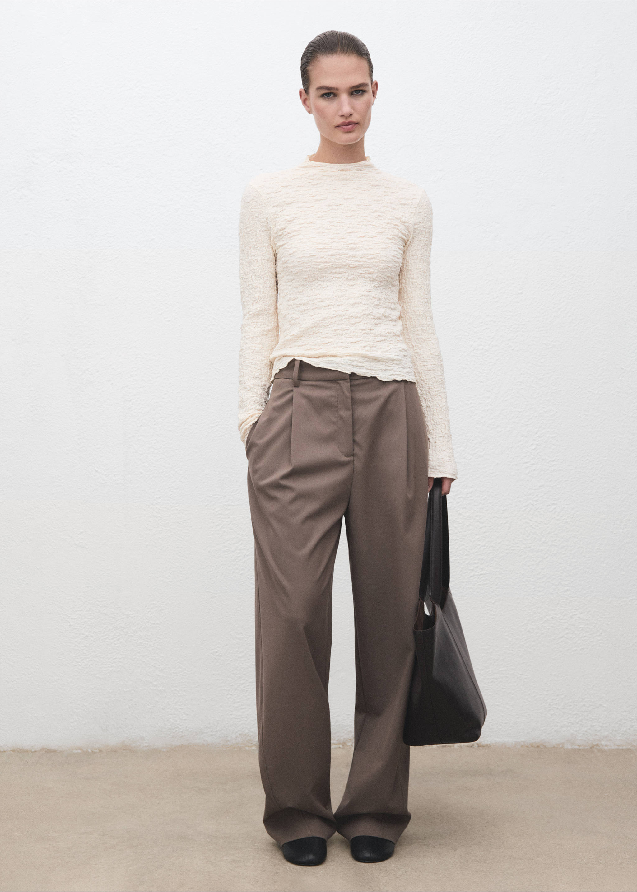 Textured crepe top - General plane, Ecru. Ref: 17057793-00.