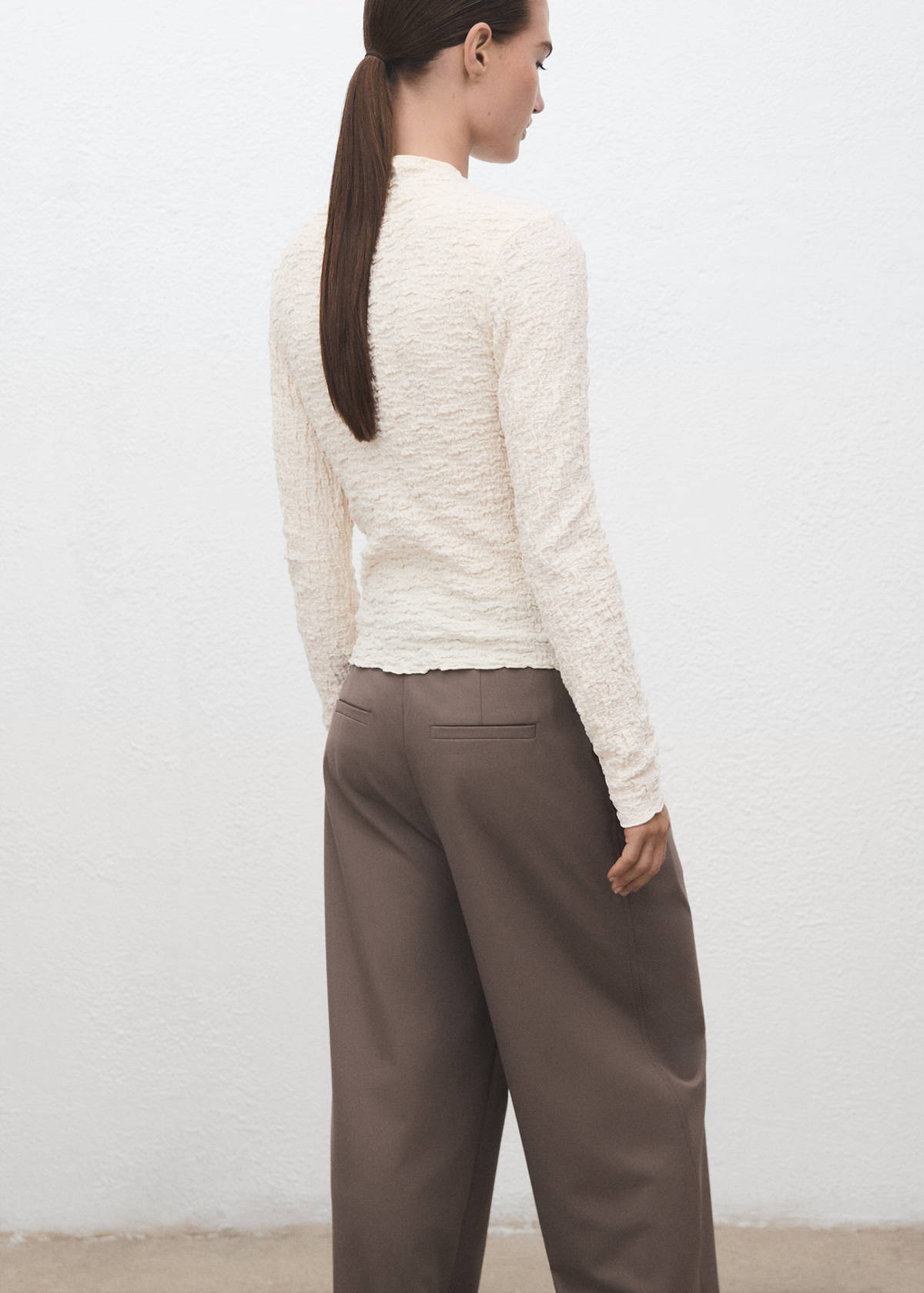 Textured crepe top — Ecru