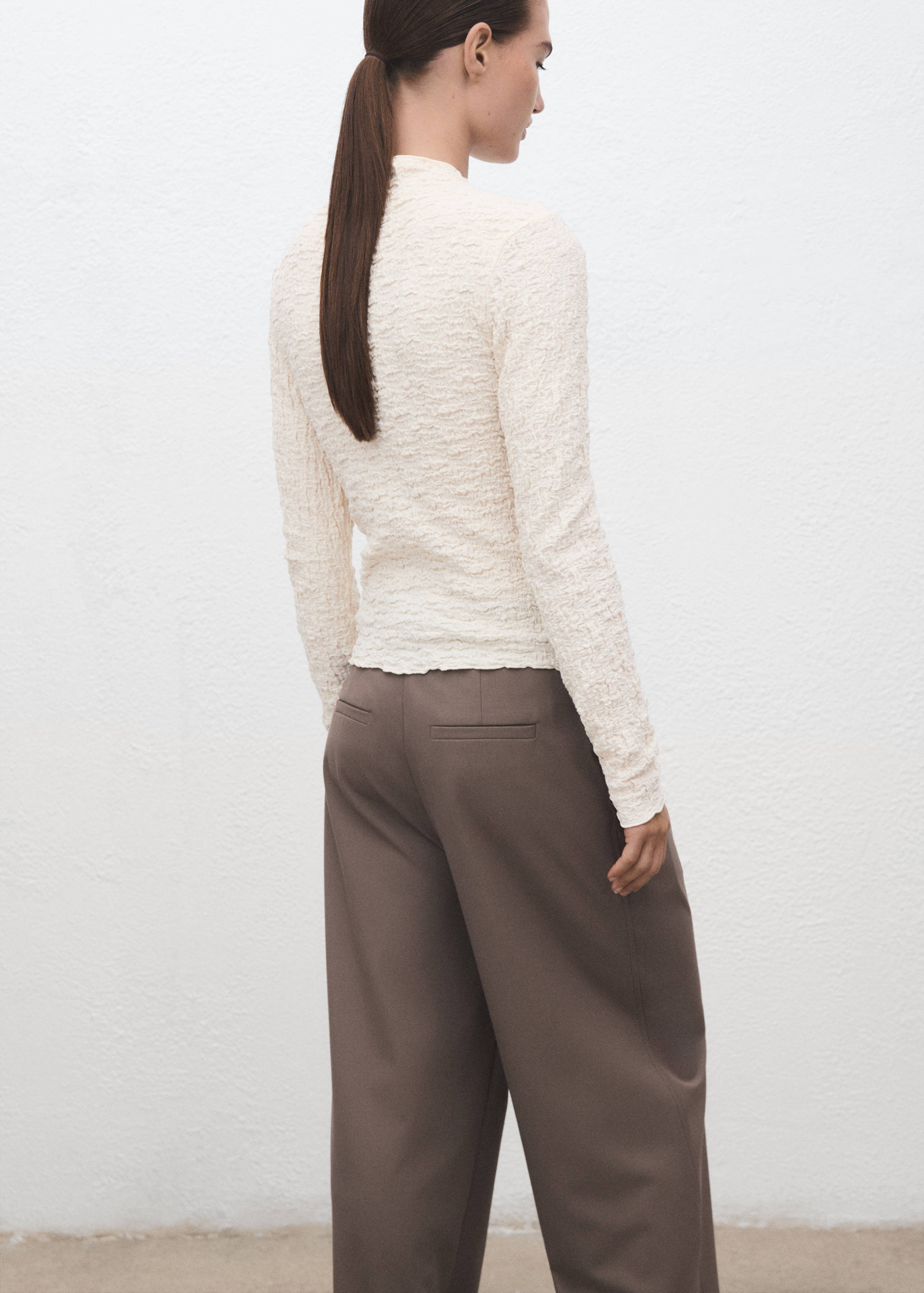 Textured crepe top - Reverse of the article