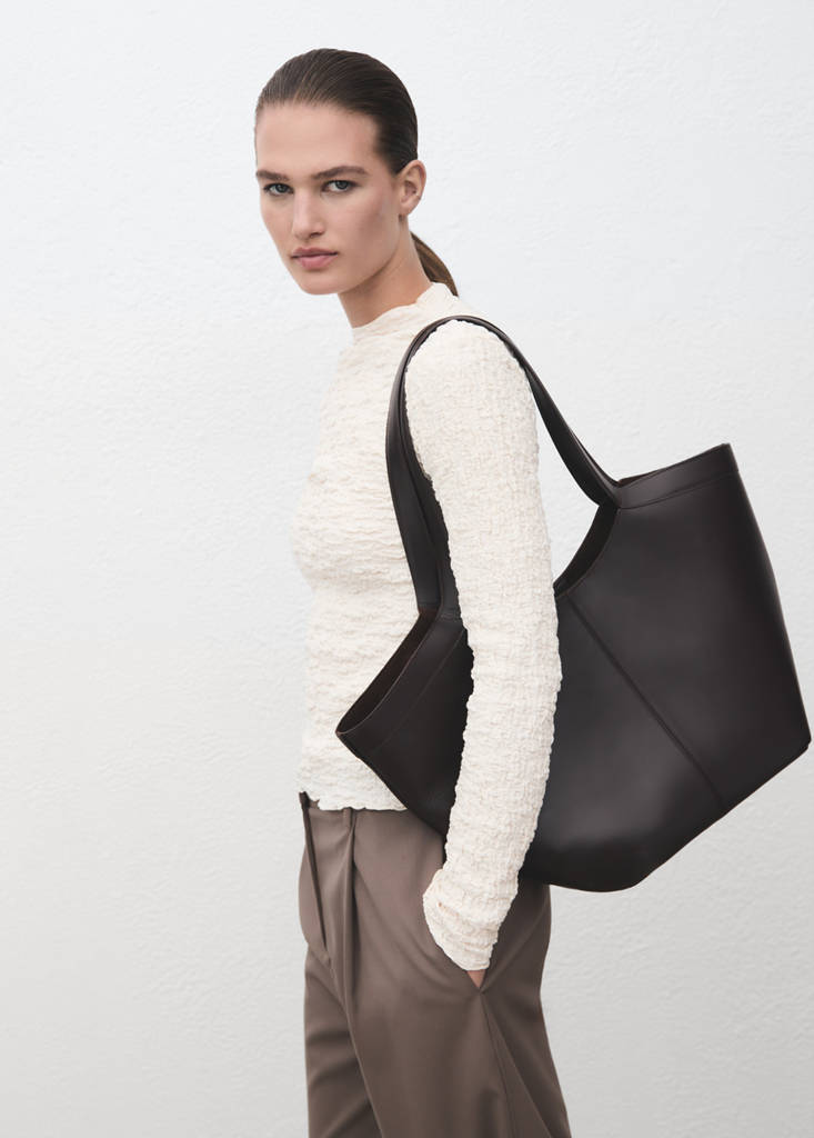 Textured crepe top — Ecru