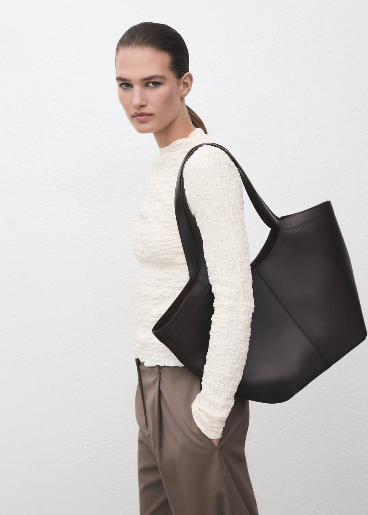 Textured crepe top — Ecru