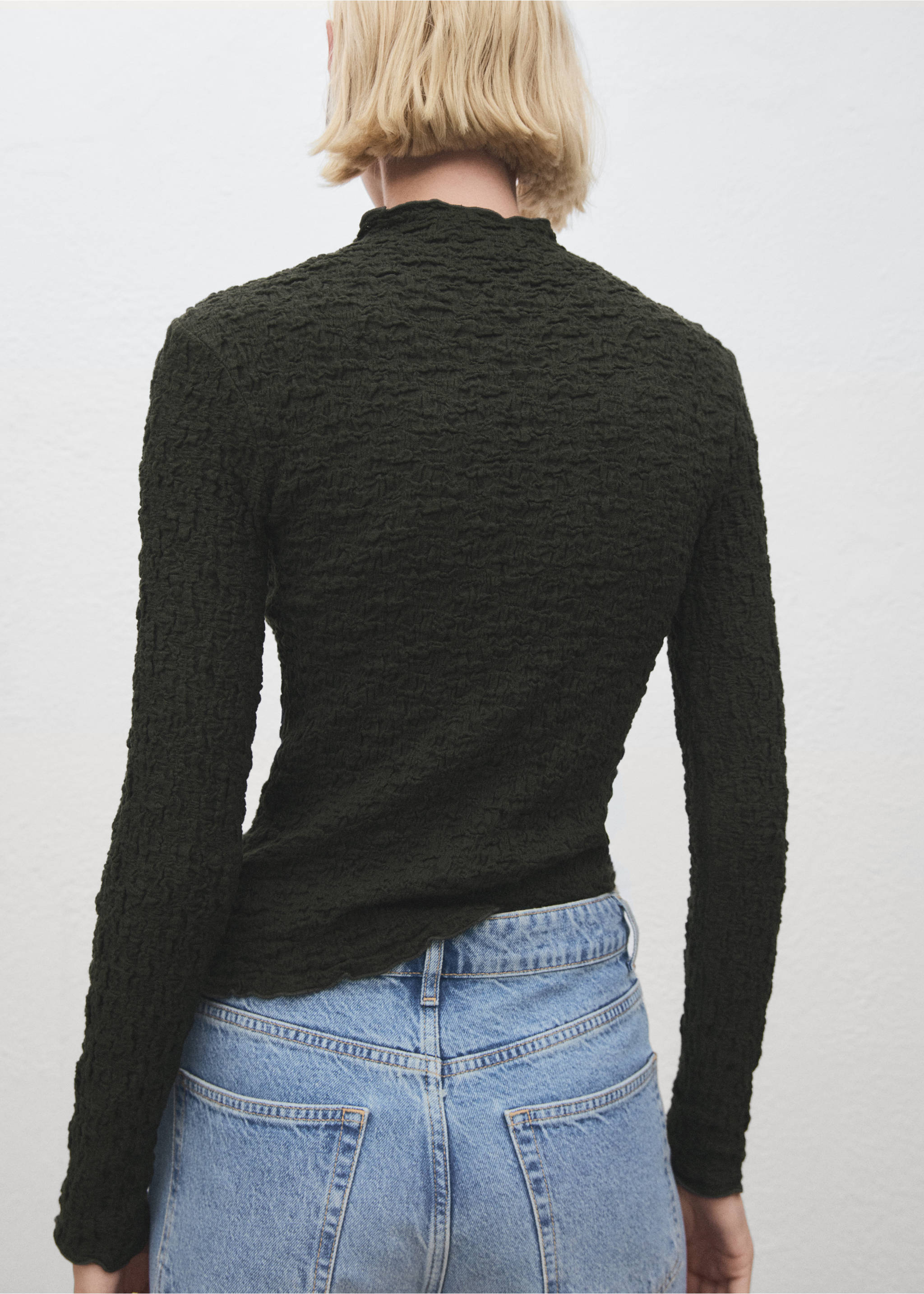 Textured crepe top - Reverse of the article, Khaki. Ref: 17057793-00.