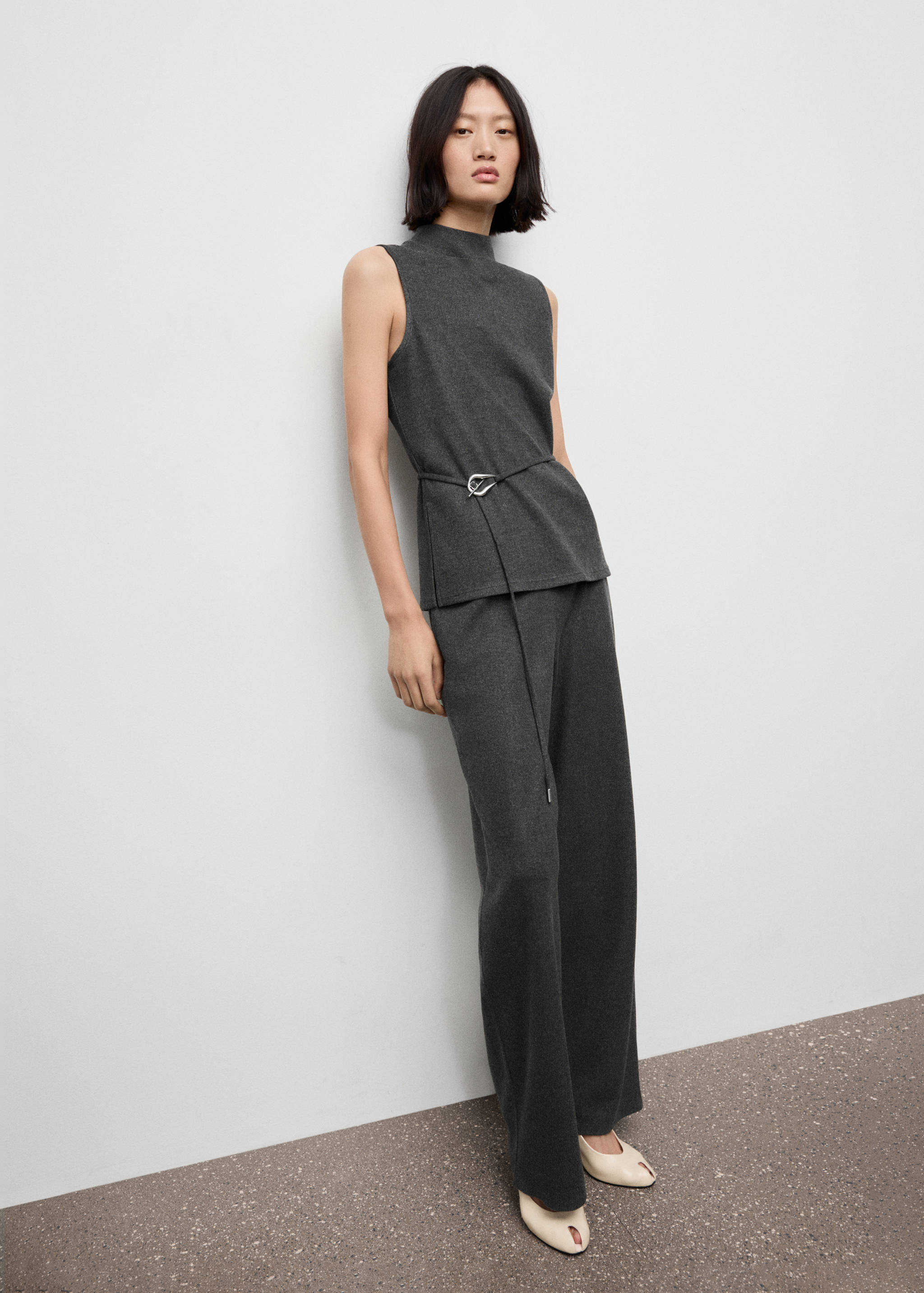 Straight-fit pants with elastic waist - General plane