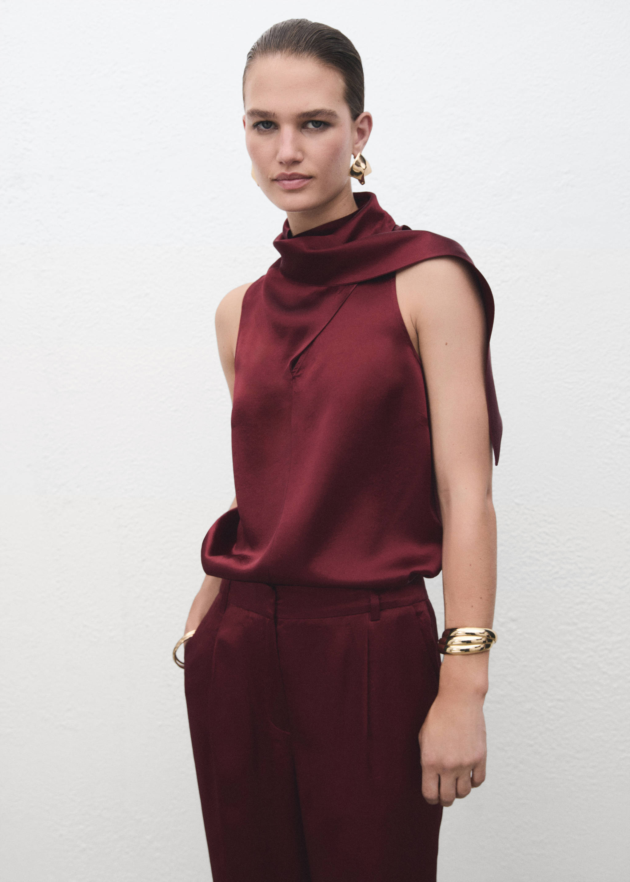 بلوزة ساتان فوالر - رؤية وسط