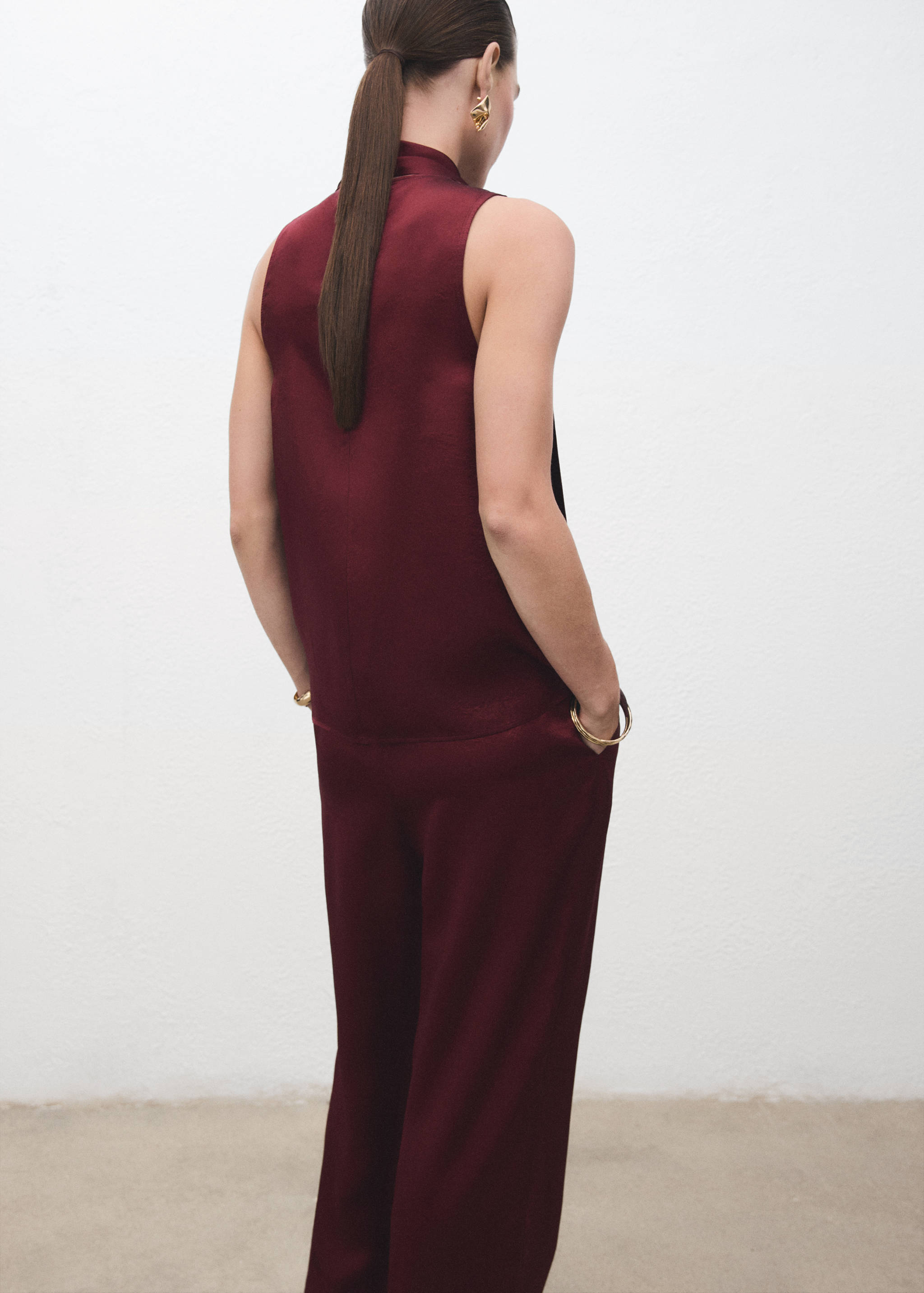 بلوزة ساتان فوالر - الجهة الخلفية للمنتج