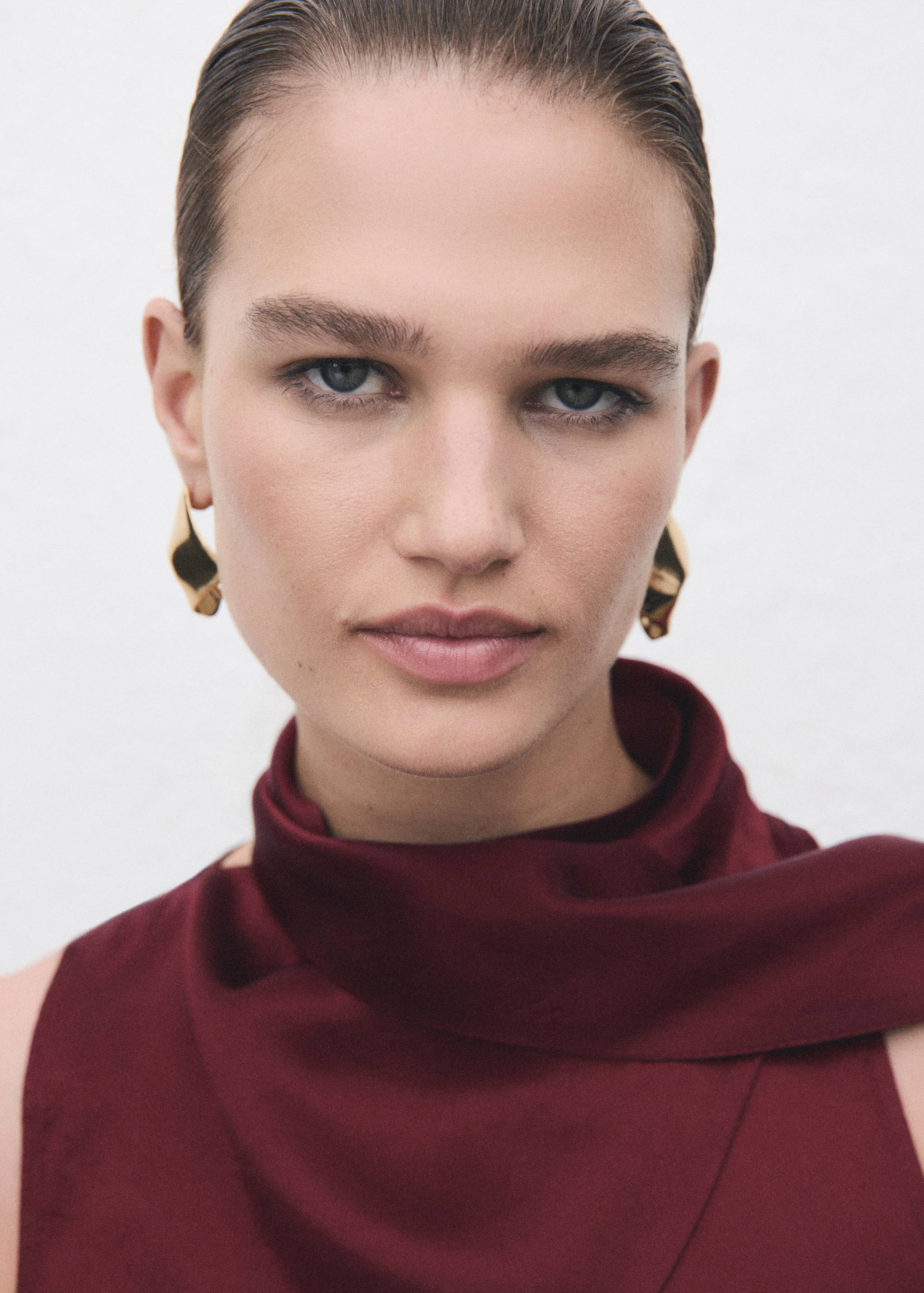 بلوزة ساتان فوالر - تفاصيل المنتج 1