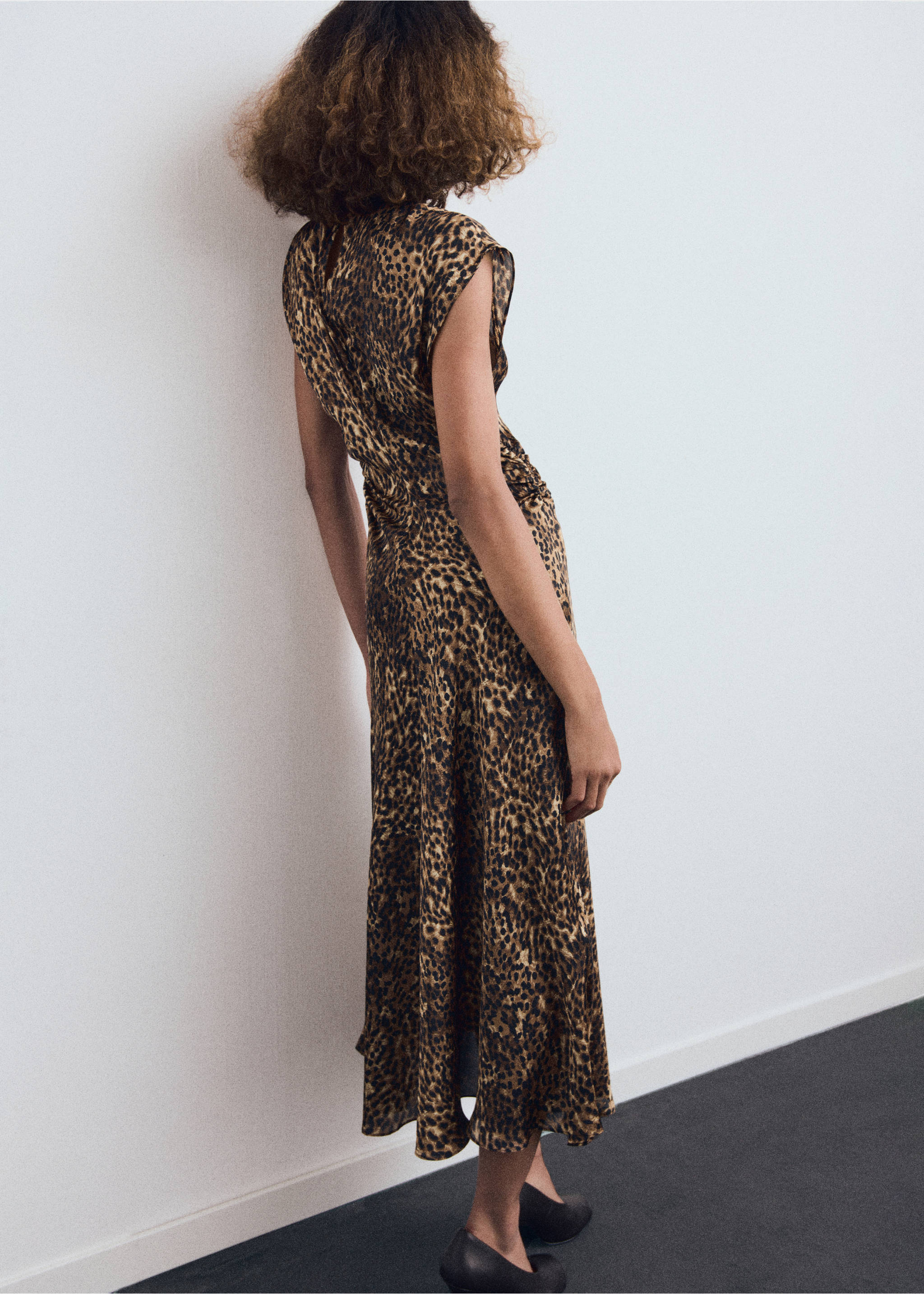 Leopard-print satin dress - Reverse of the article, Brown. Ref: 17057817-00.