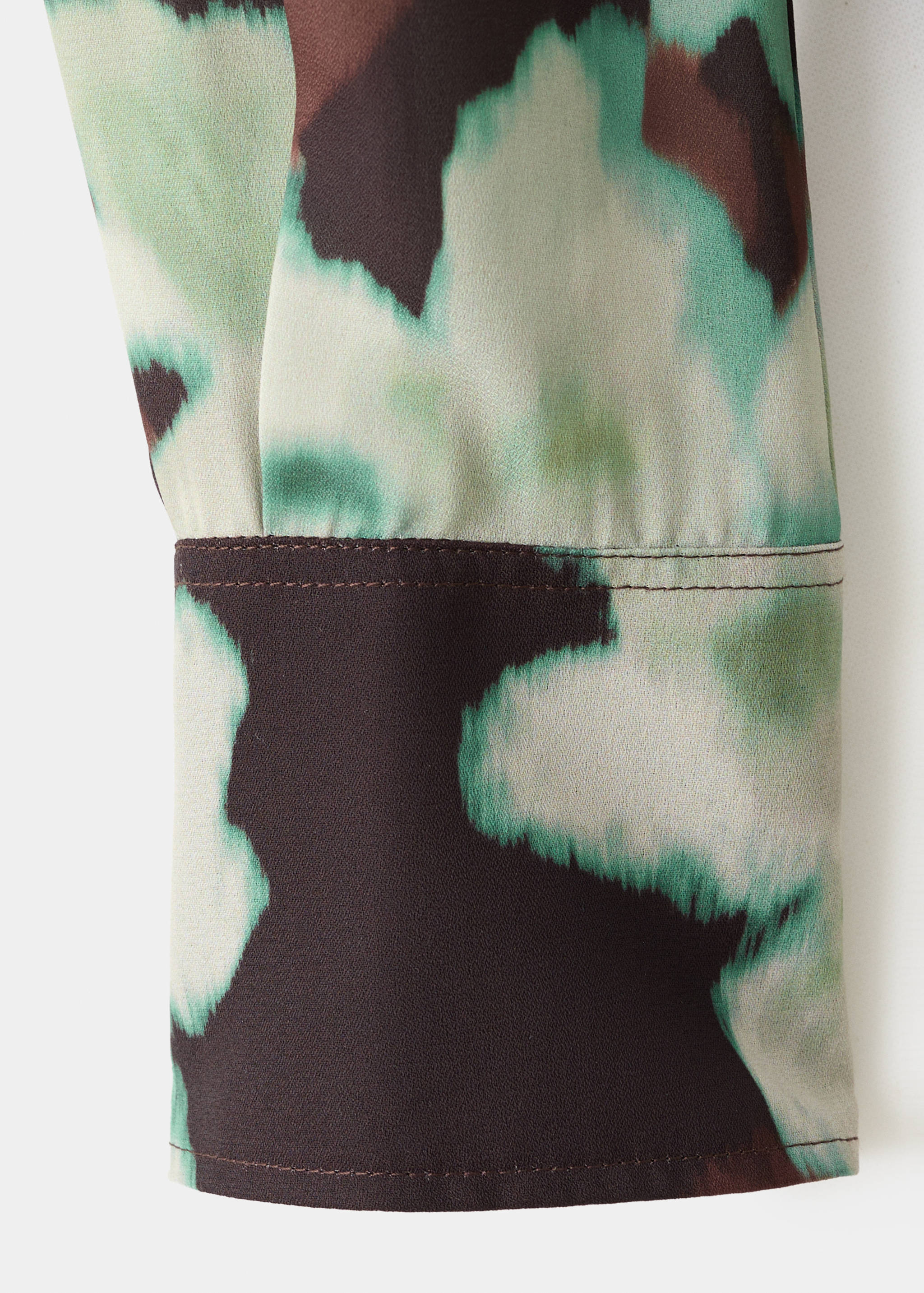 V-neck blouse with tie - Details of the article 0