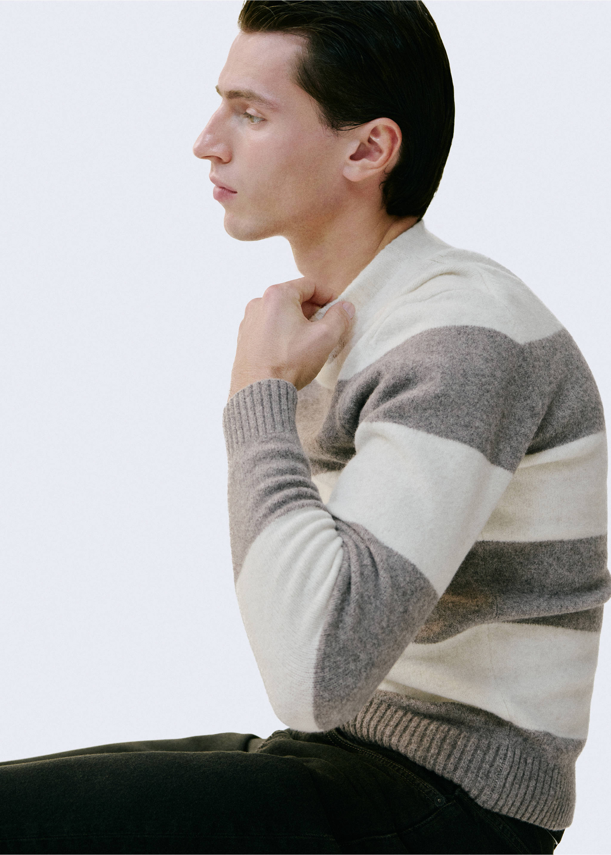 Gestreepte trui van een wolblend - Detail van het artikel 3, Ecru. Ref: 17057896-00.