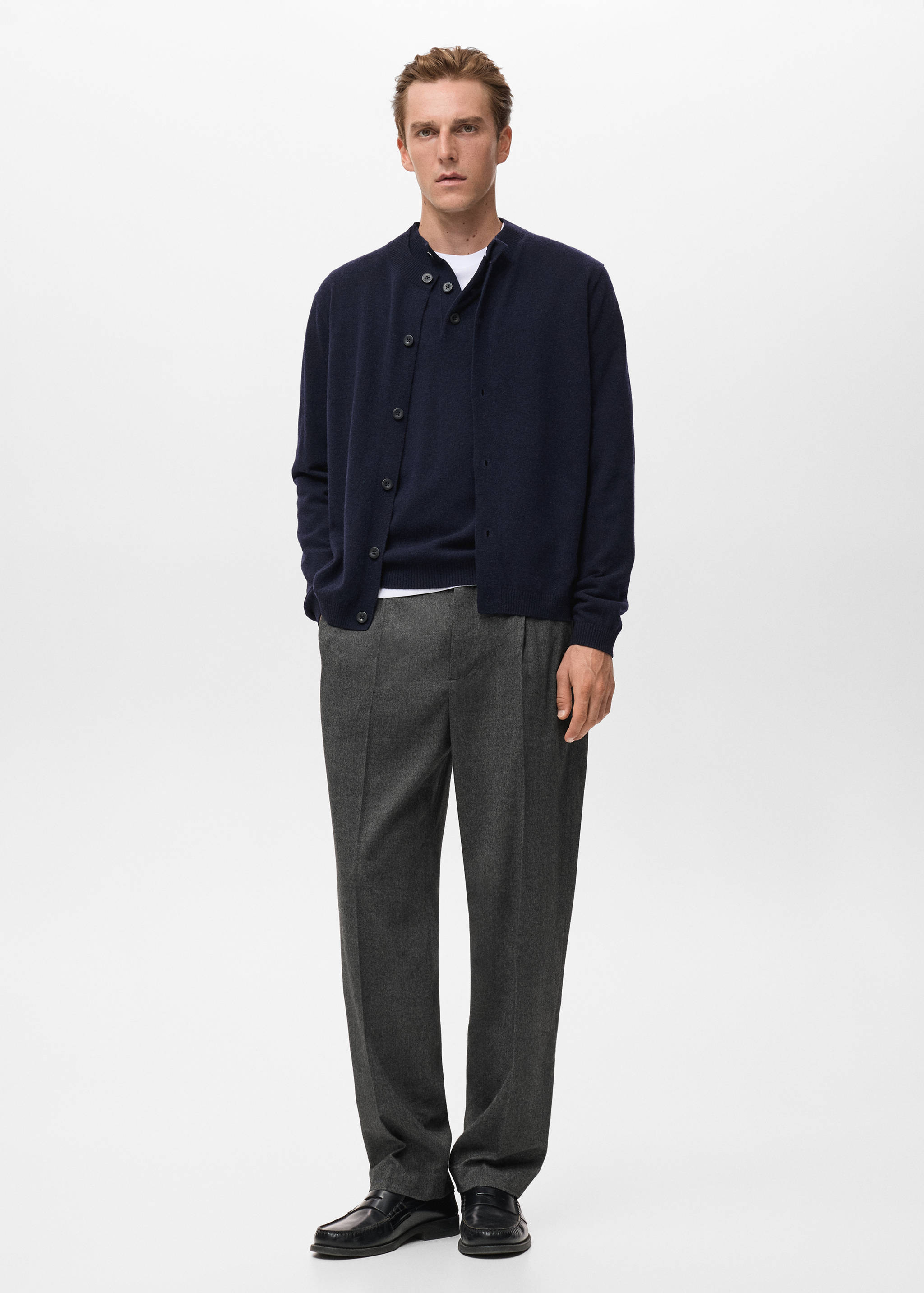 100% extra-fine wool cardigan with buttons - General plane