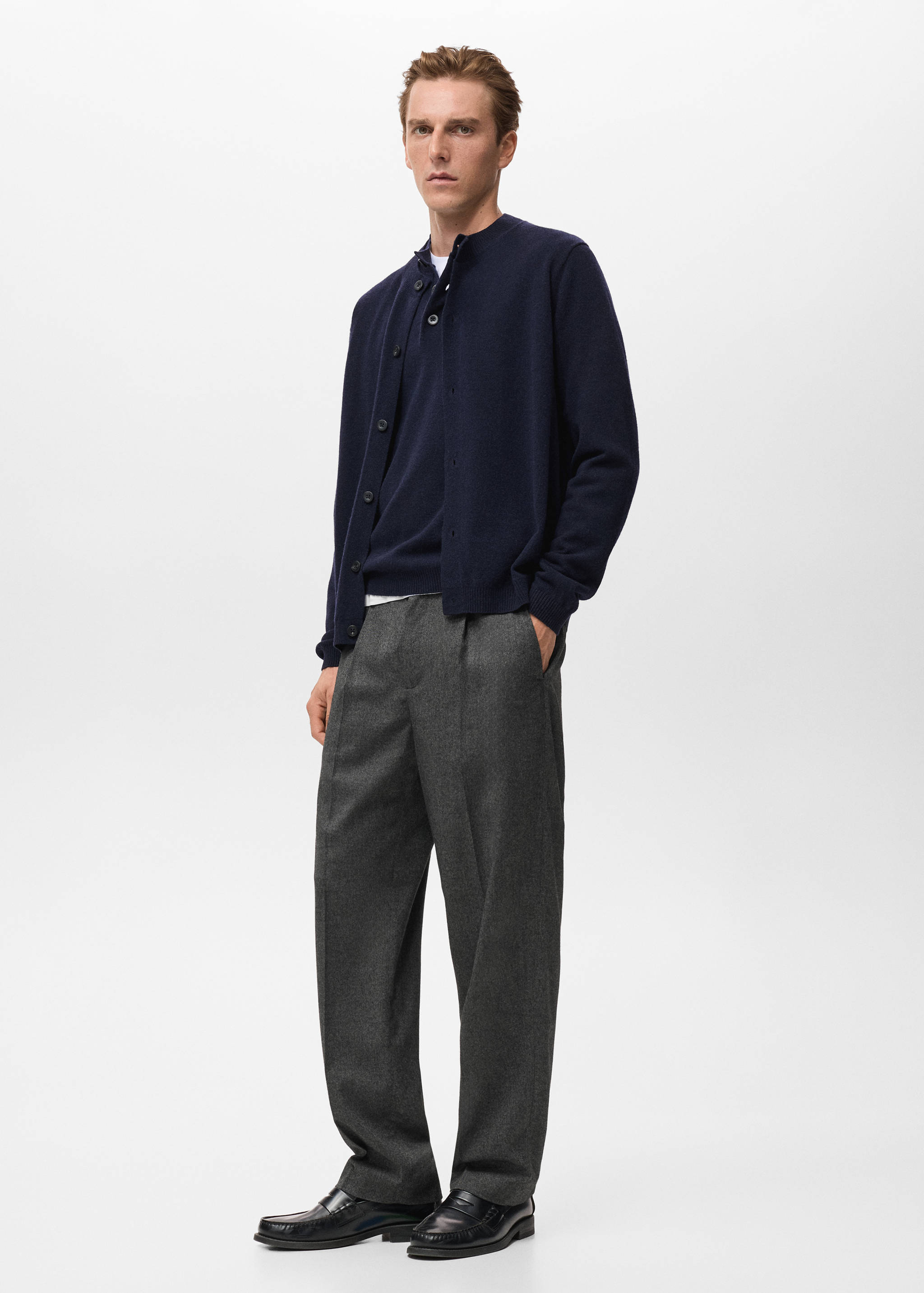 100% extra-fine wool cardigan with buttons - Details of the article 2