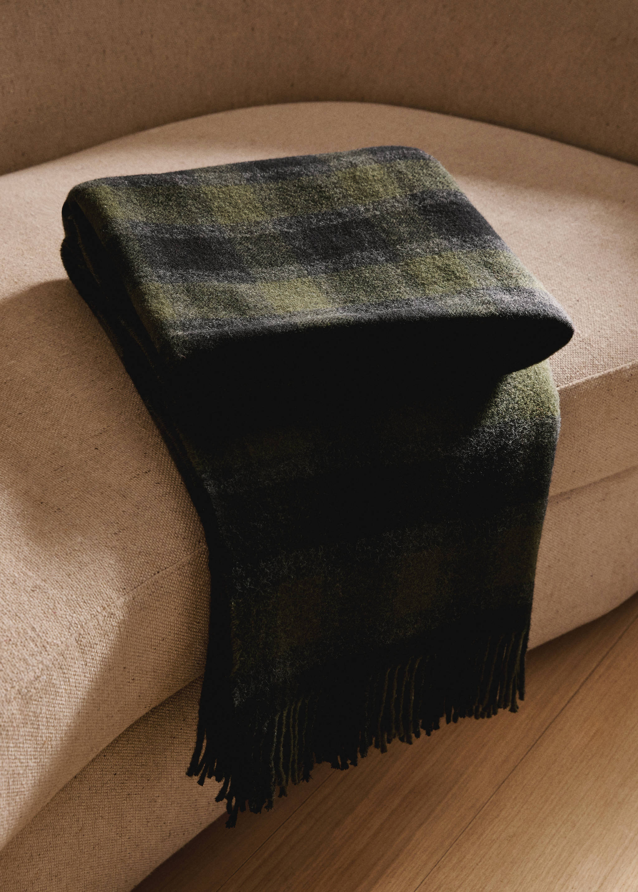 Wool check-print blanket - General plane