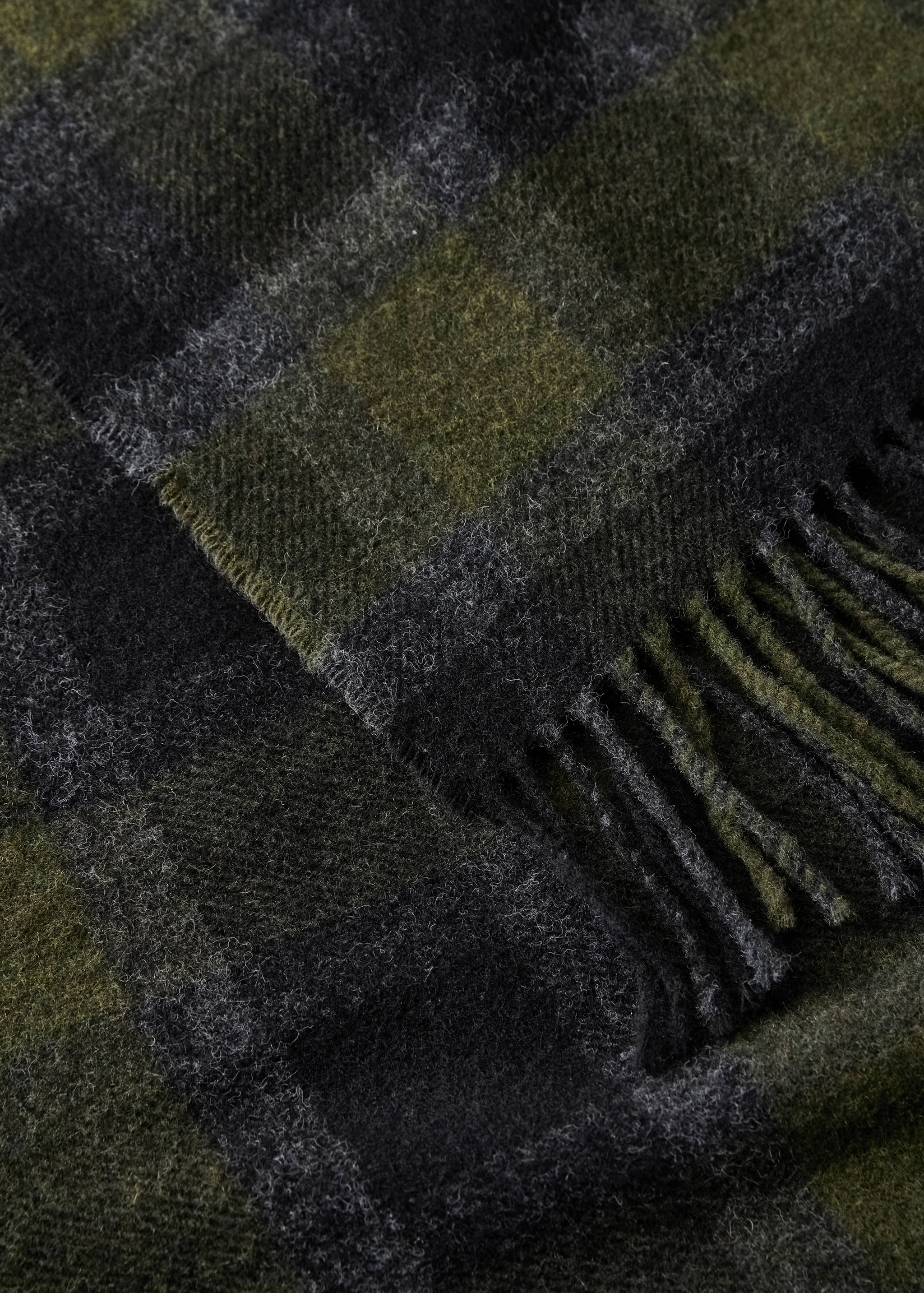 Wool check-print blanket - Details of the article 1