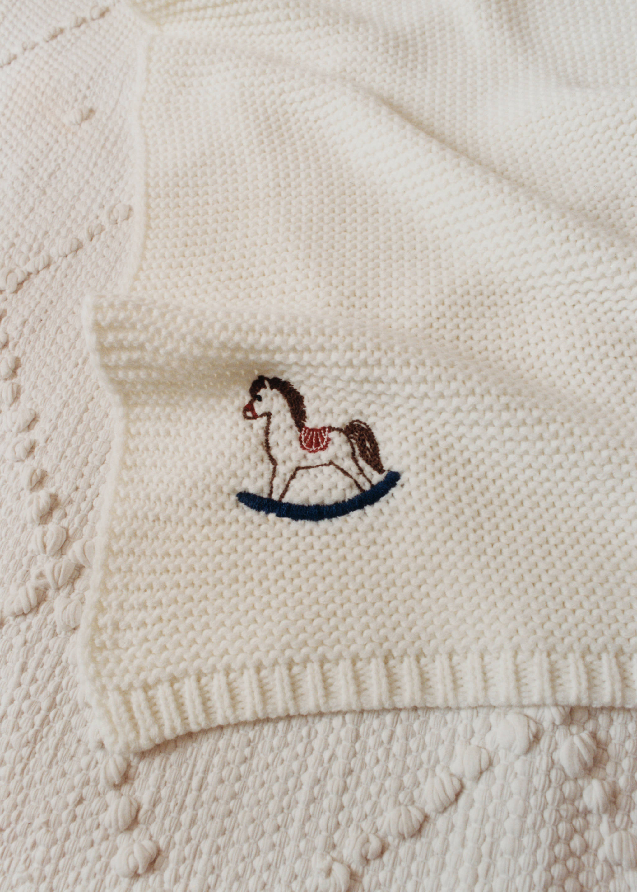 Dječja pletena deka s izvezenim detaljima - Detalji artikla 6