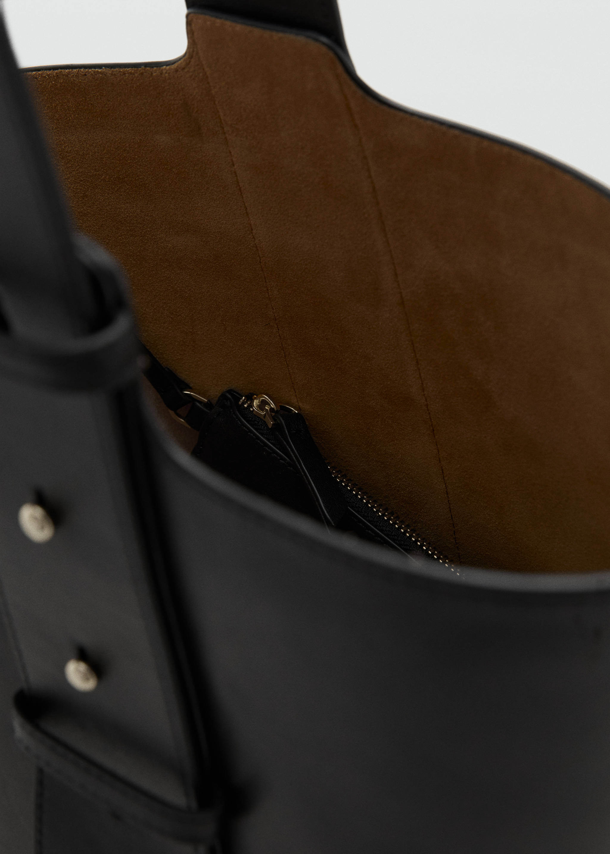 Kožená kabelka ve tvaru vaku - Detail zboží 2