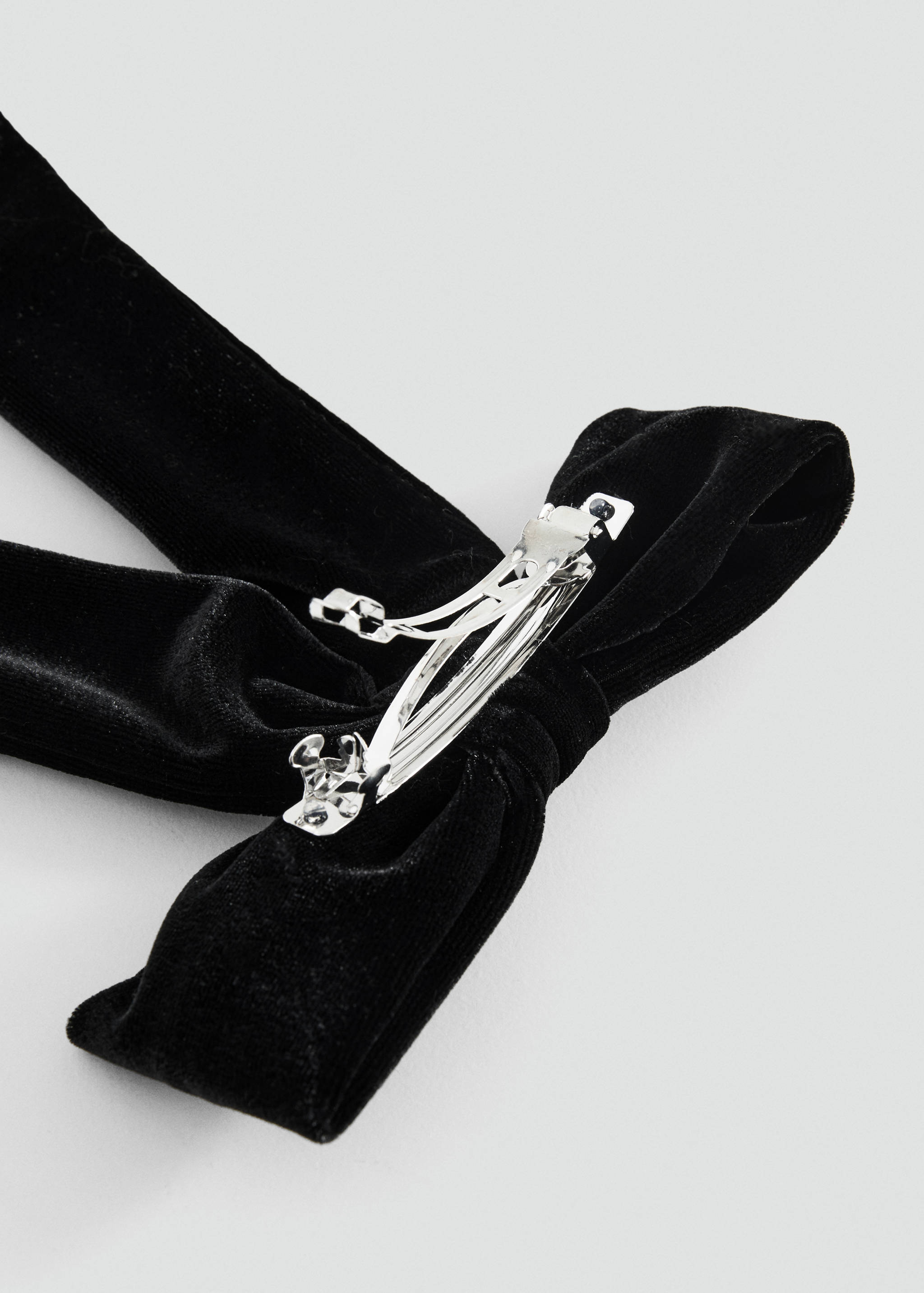 Barrette nœud velours - Plan moyen