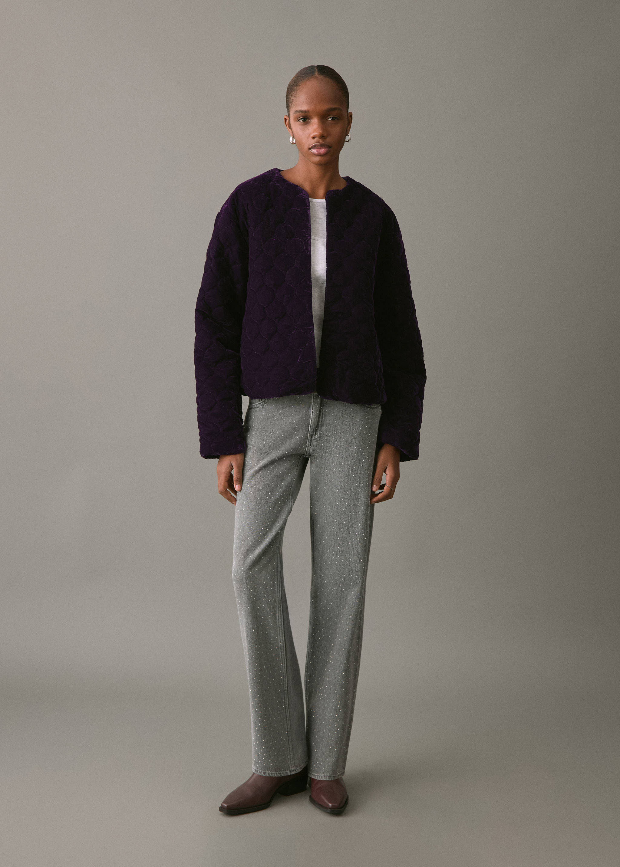 Бархатная куртка с акцентными швами - Общий план