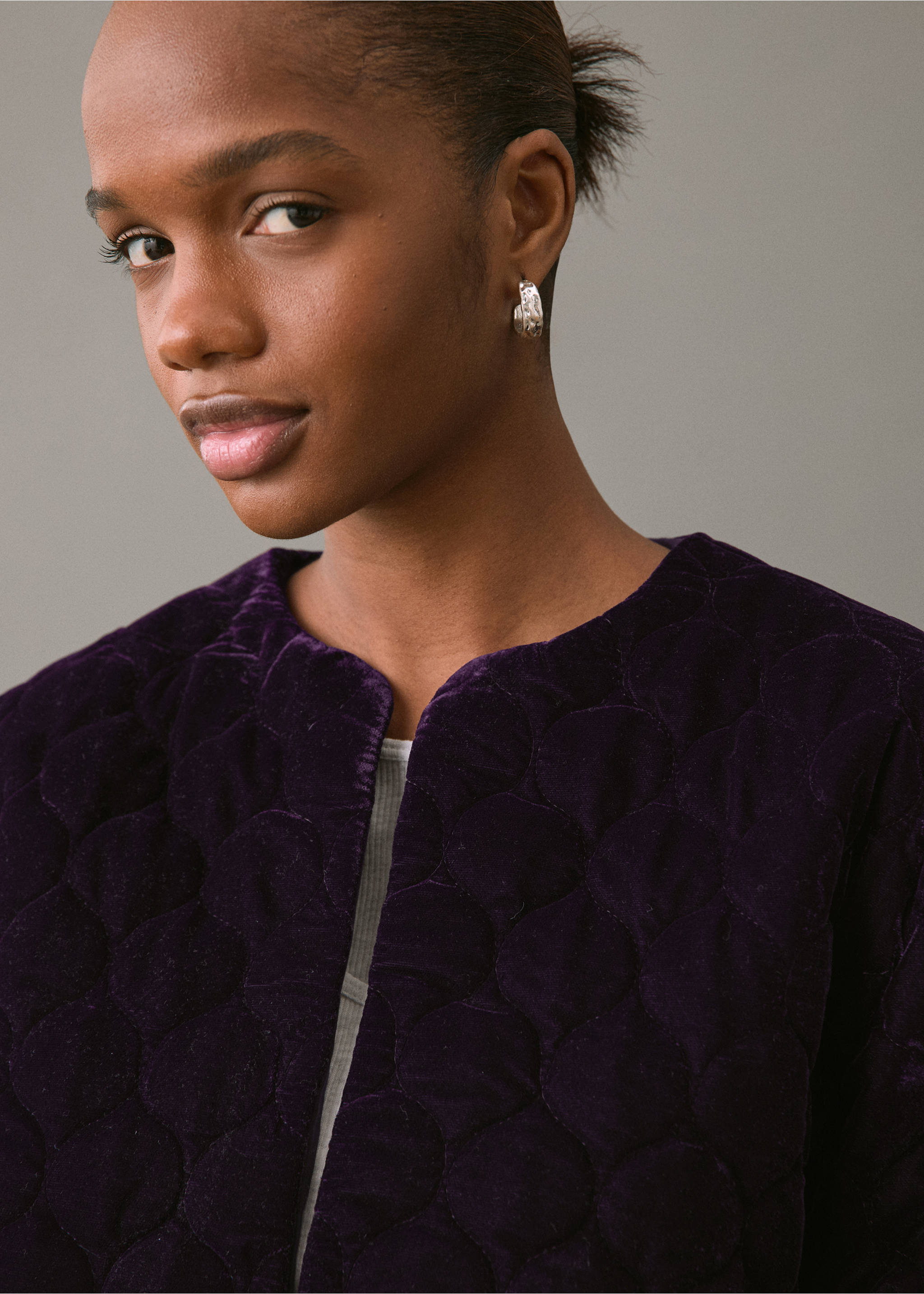 Veste en velours avec coutures - Détail de l'article 1, Grenat. Ref: 17058632-00.