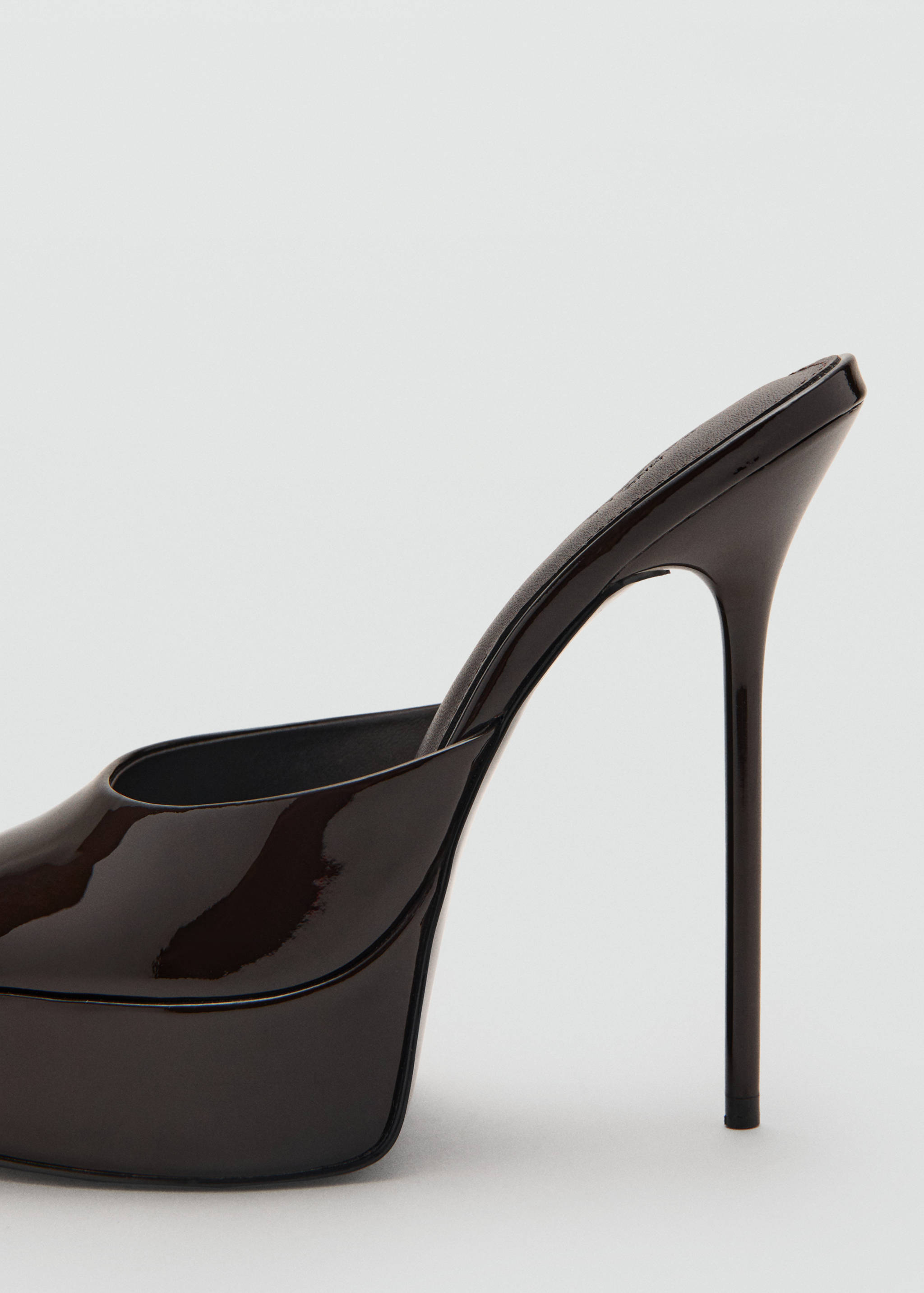 Leather platform-heeled sandals - Details of the article 3
