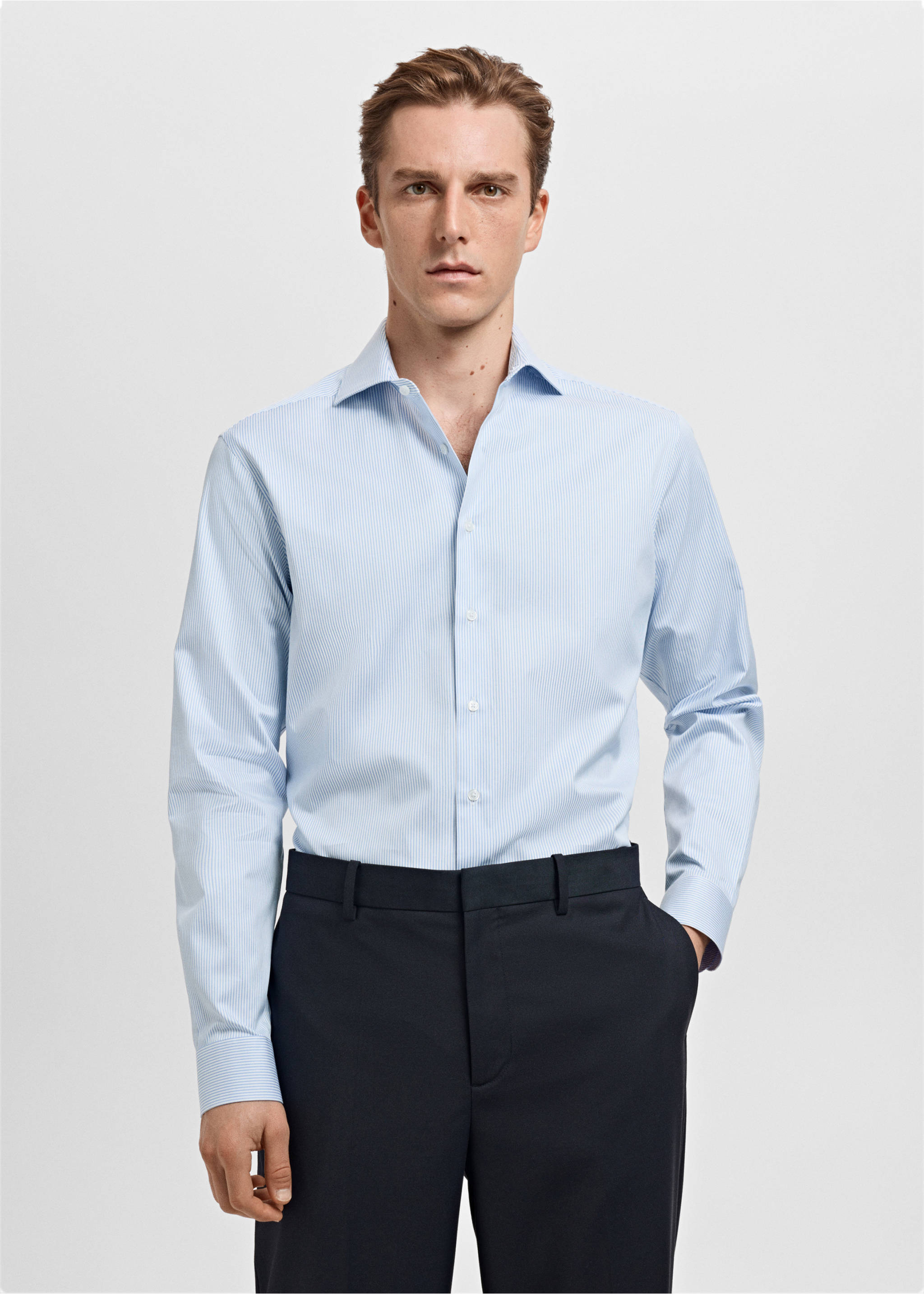 Chemise costume rayures slim-fit coton Giza - Plan moyen, Bleu ciel. Ref: 17058641-00.
