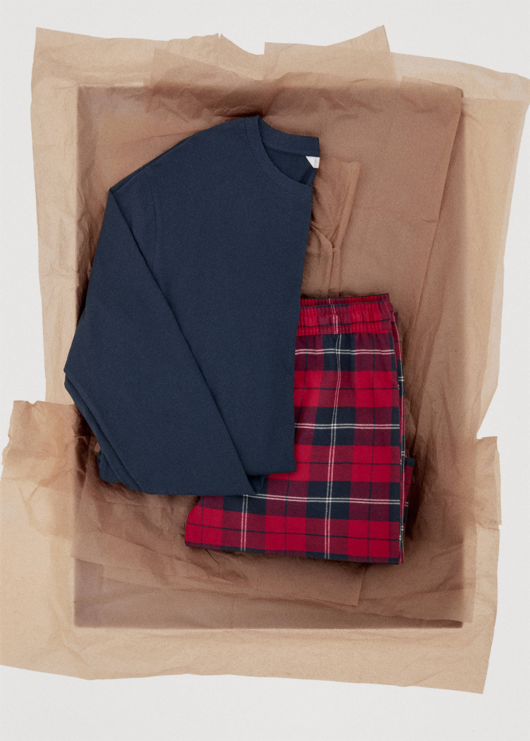Set of long check pyjamas - Details of the article 7