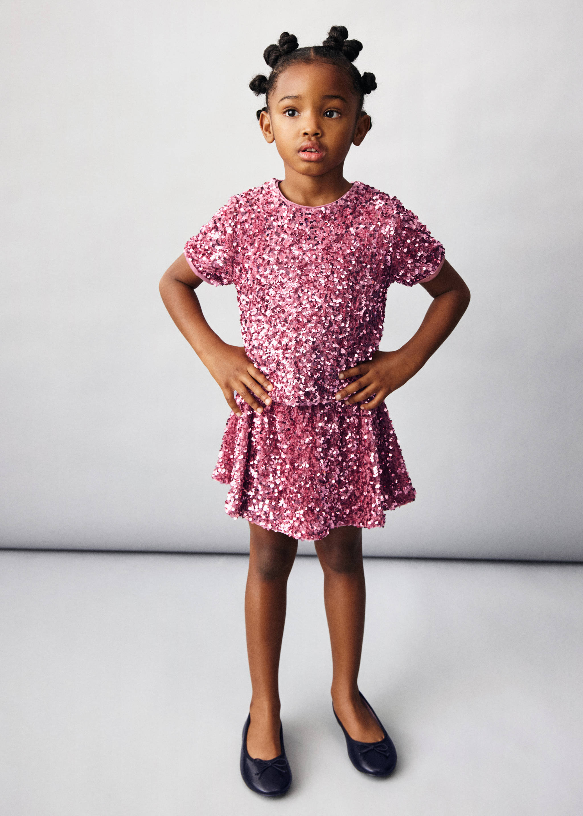 Short skirt with sequins - General plane