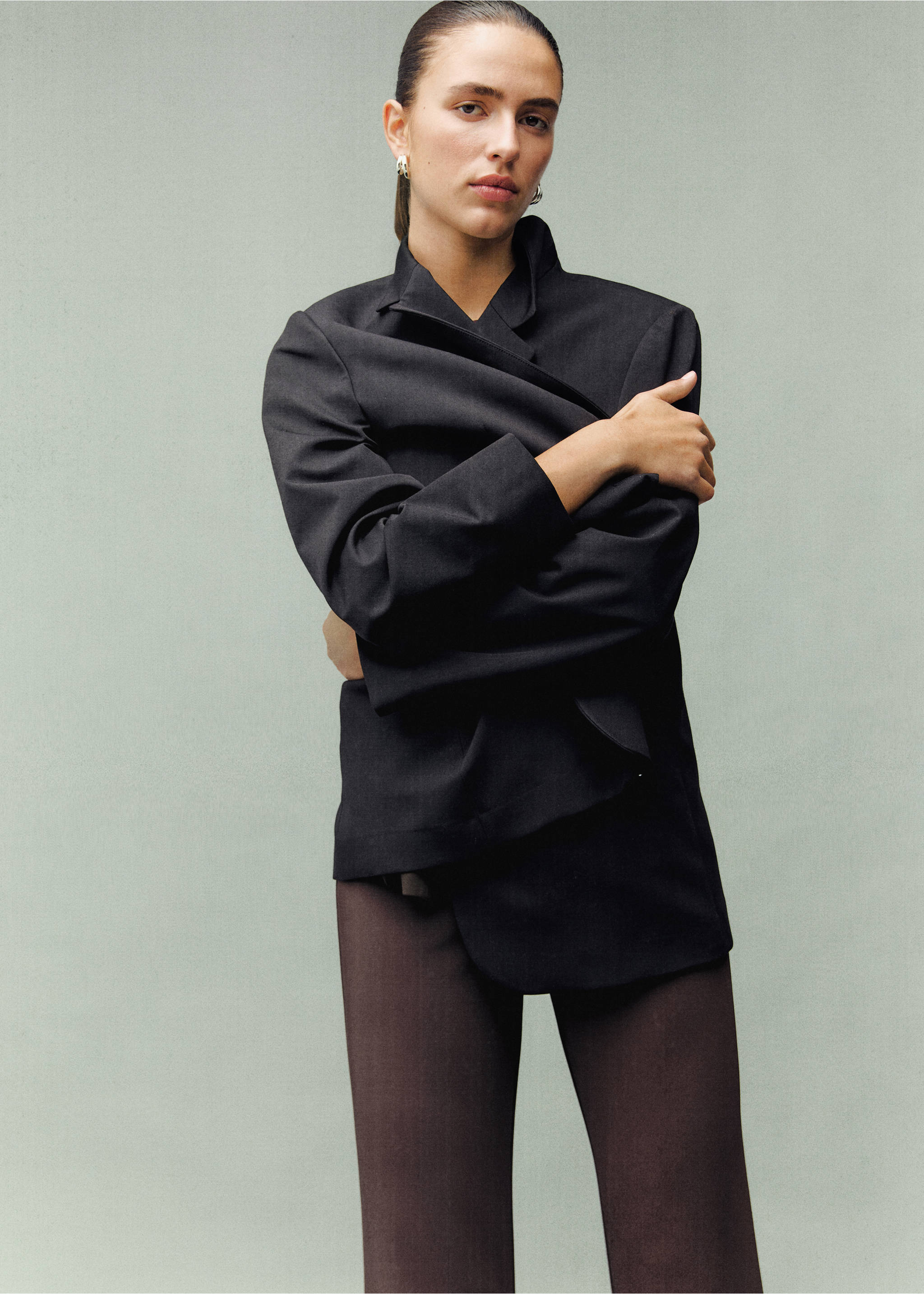 Fine-knit trousers with elastic waist - Details of the article 1, Brown. Ref: 17059109-00.