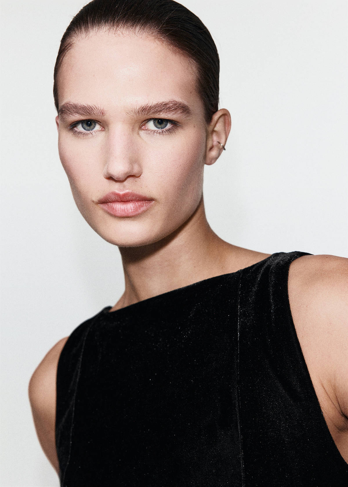 Velvet fitted dress — Black