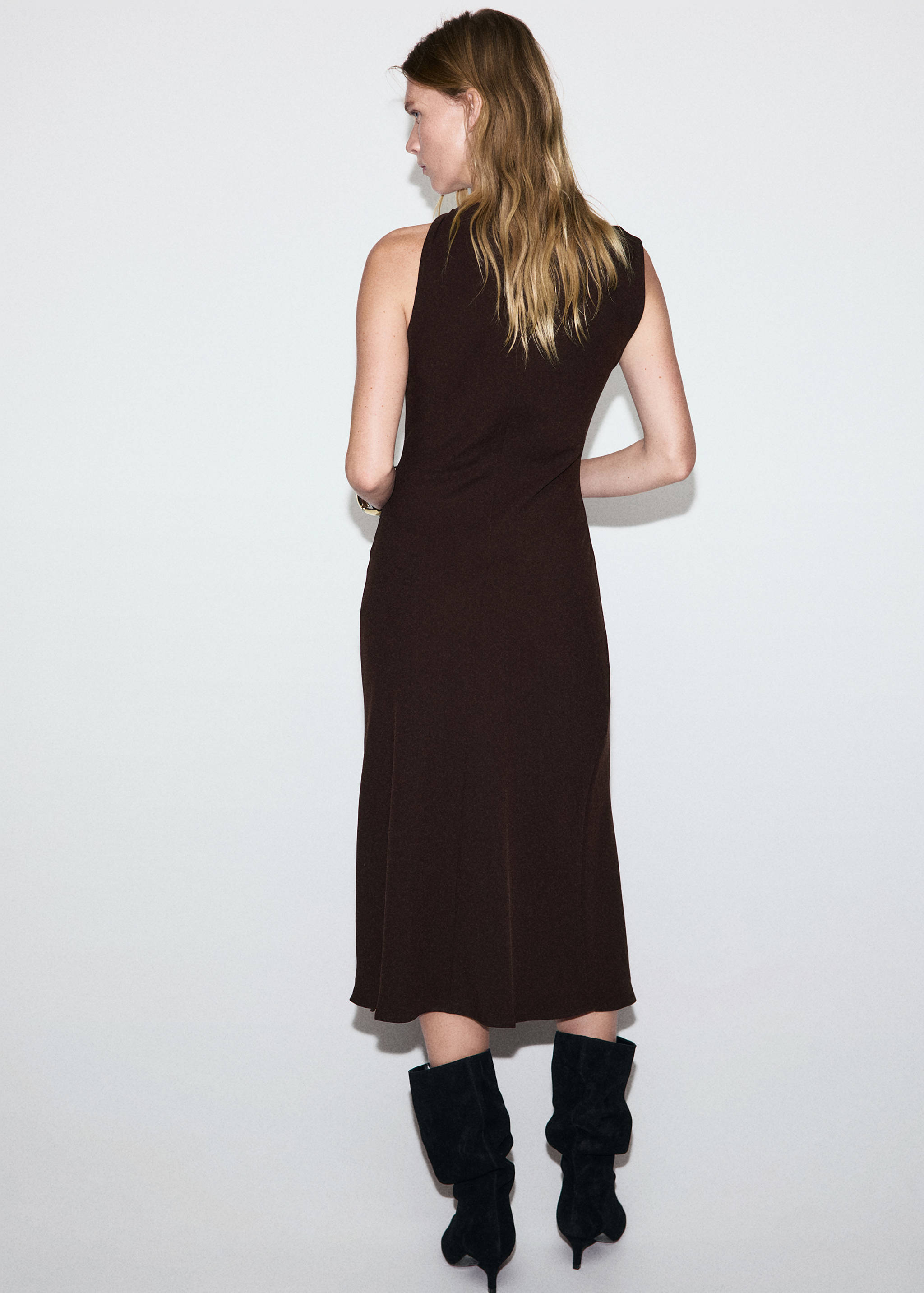 Dress with asymmetrical neck and metallic detail - Reverse of the article