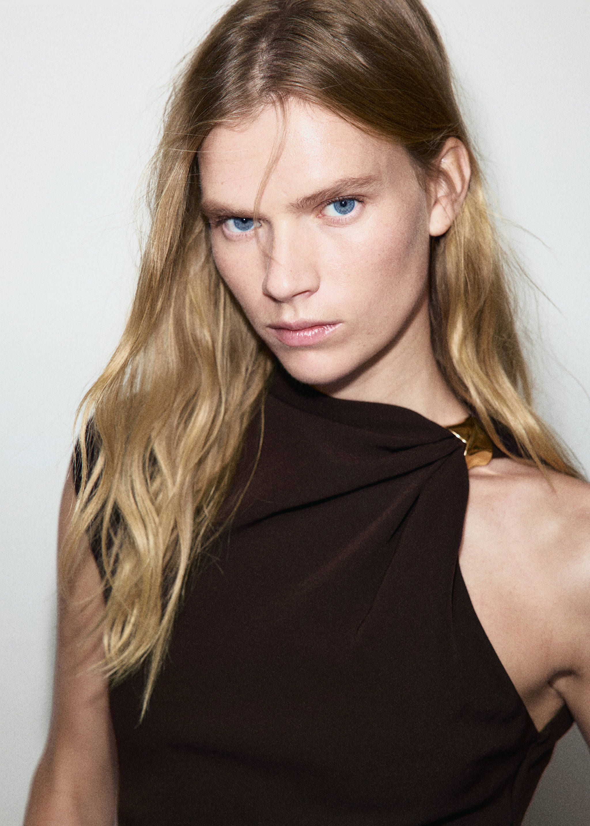 Dress with asymmetrical neck and metallic detail - Details of the article 1