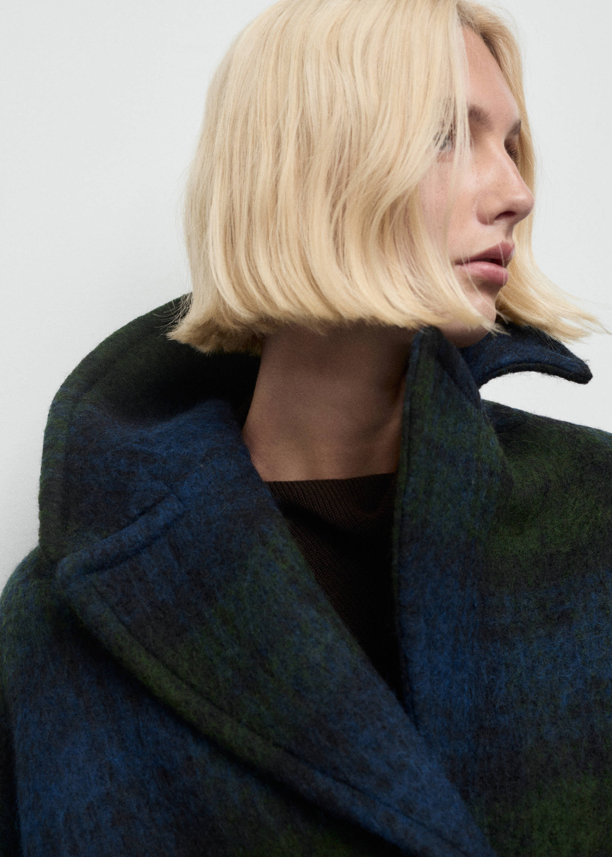 Oversized check coat - Details of the article 1