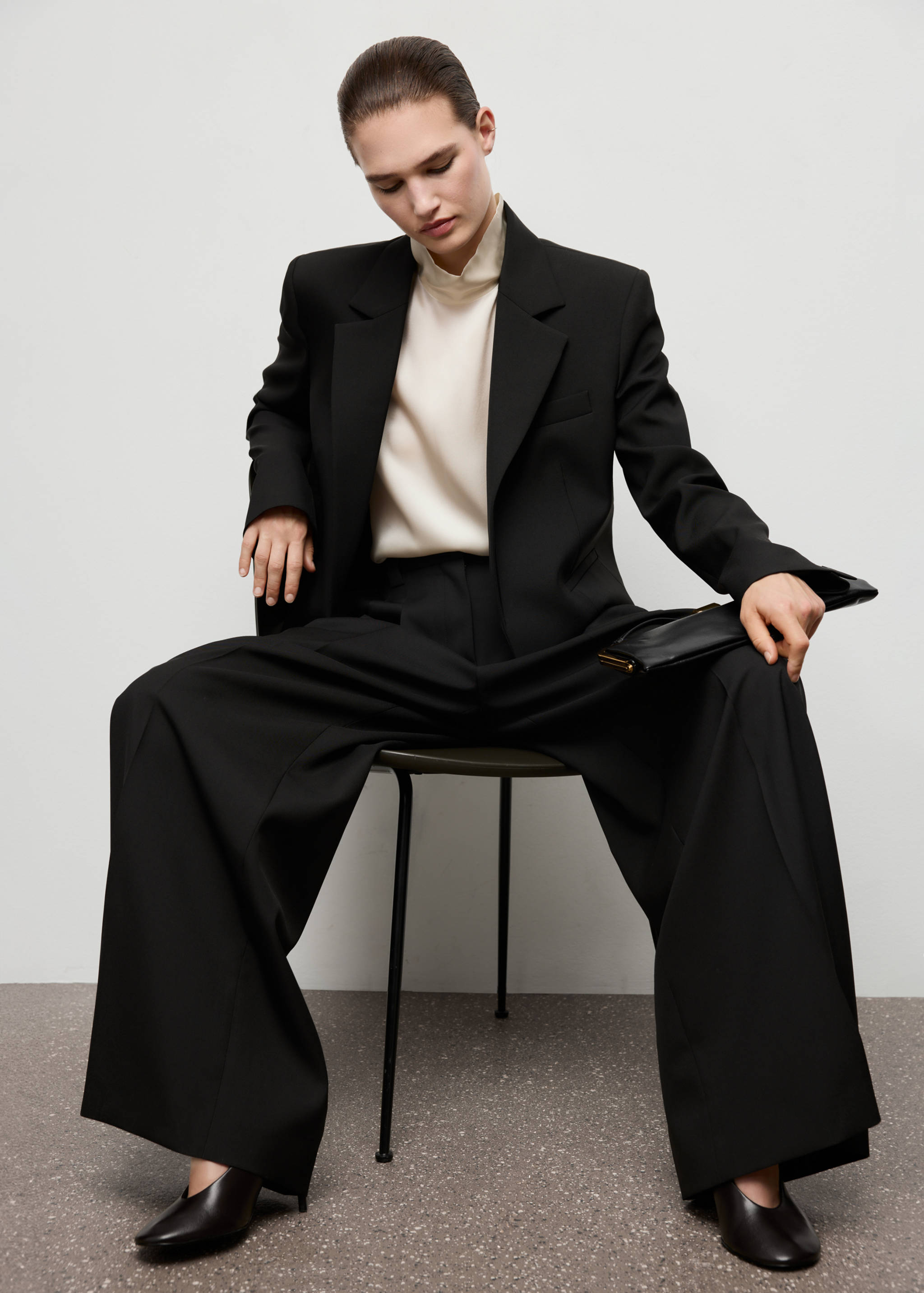 Wide leg pleated suit trousers - Details of the article 2