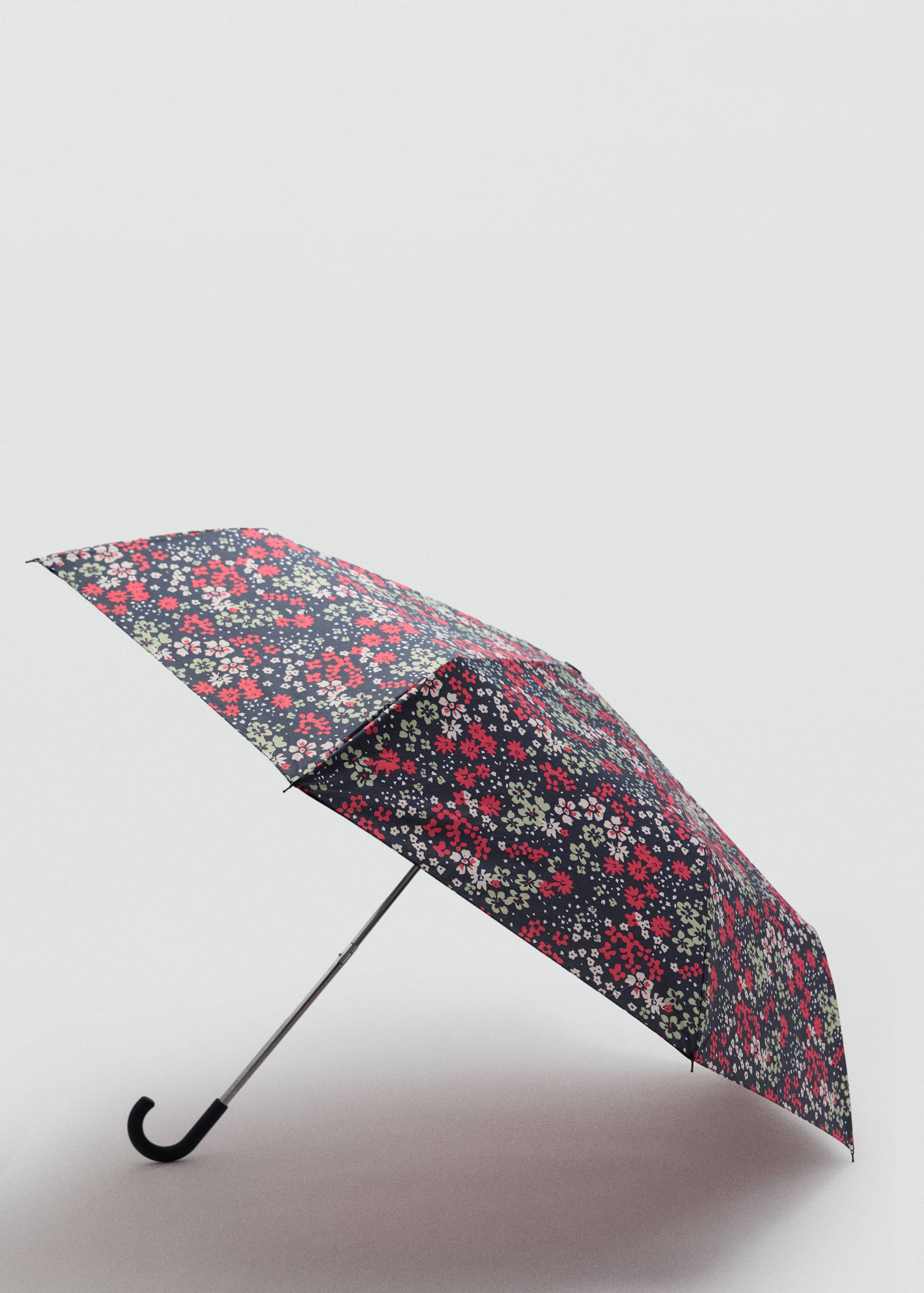 Parapluie imprimé mini fleurs - Plan moyen