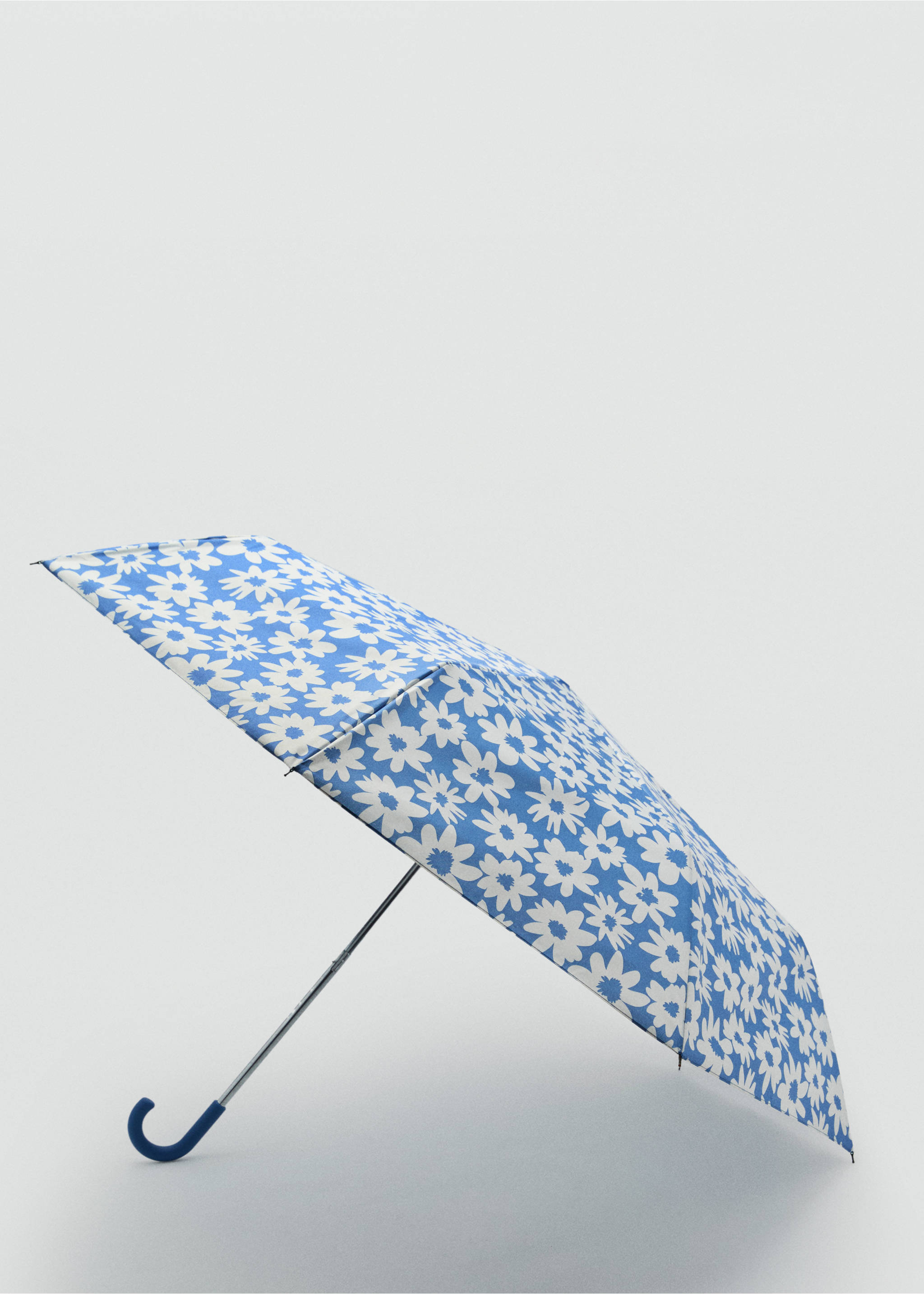 Parapluie imprimé à fleurs - Plan moyen, Bleu. Ref: 17061124-00.