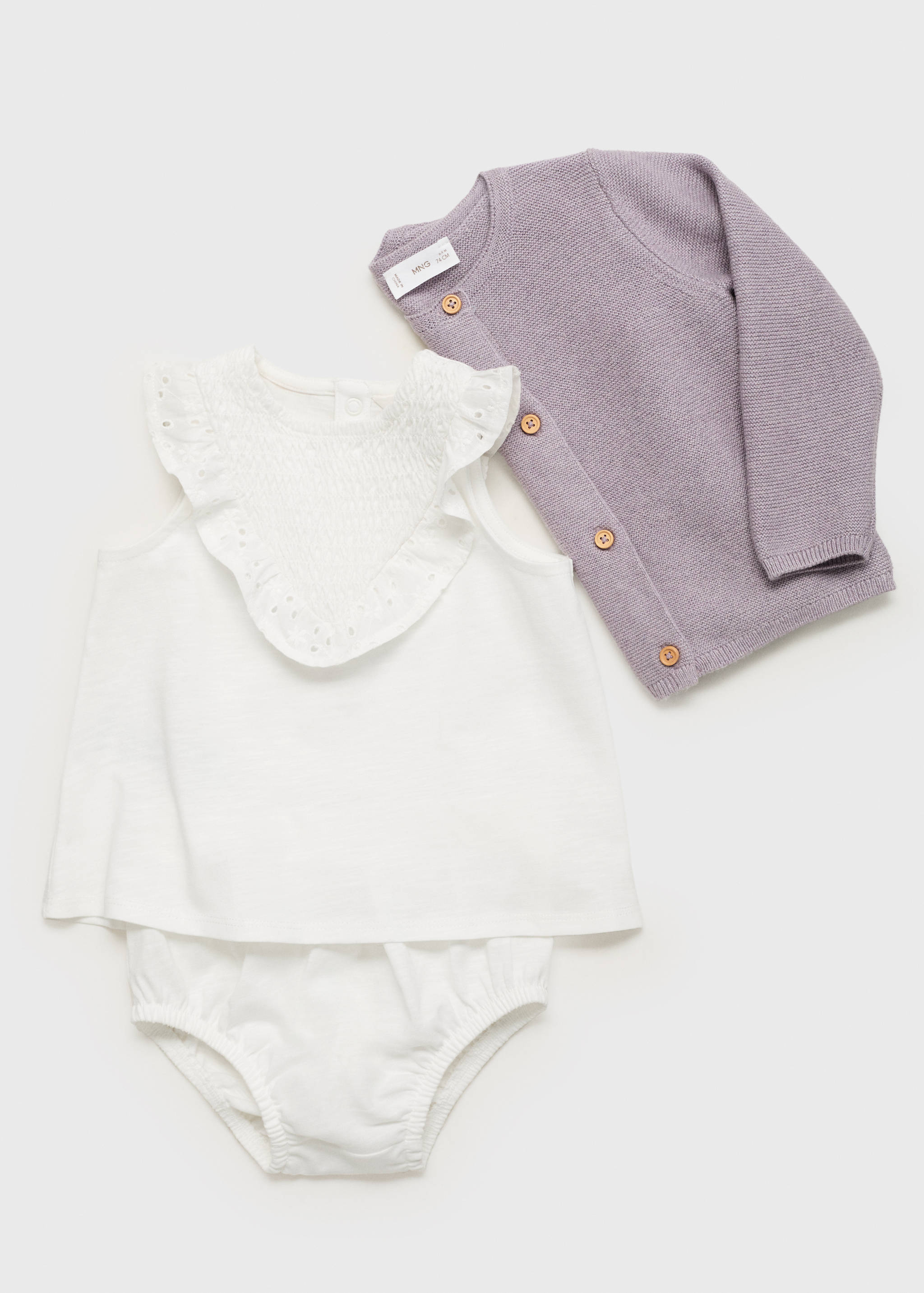 Ruffled dress and frog - Details of the article 6