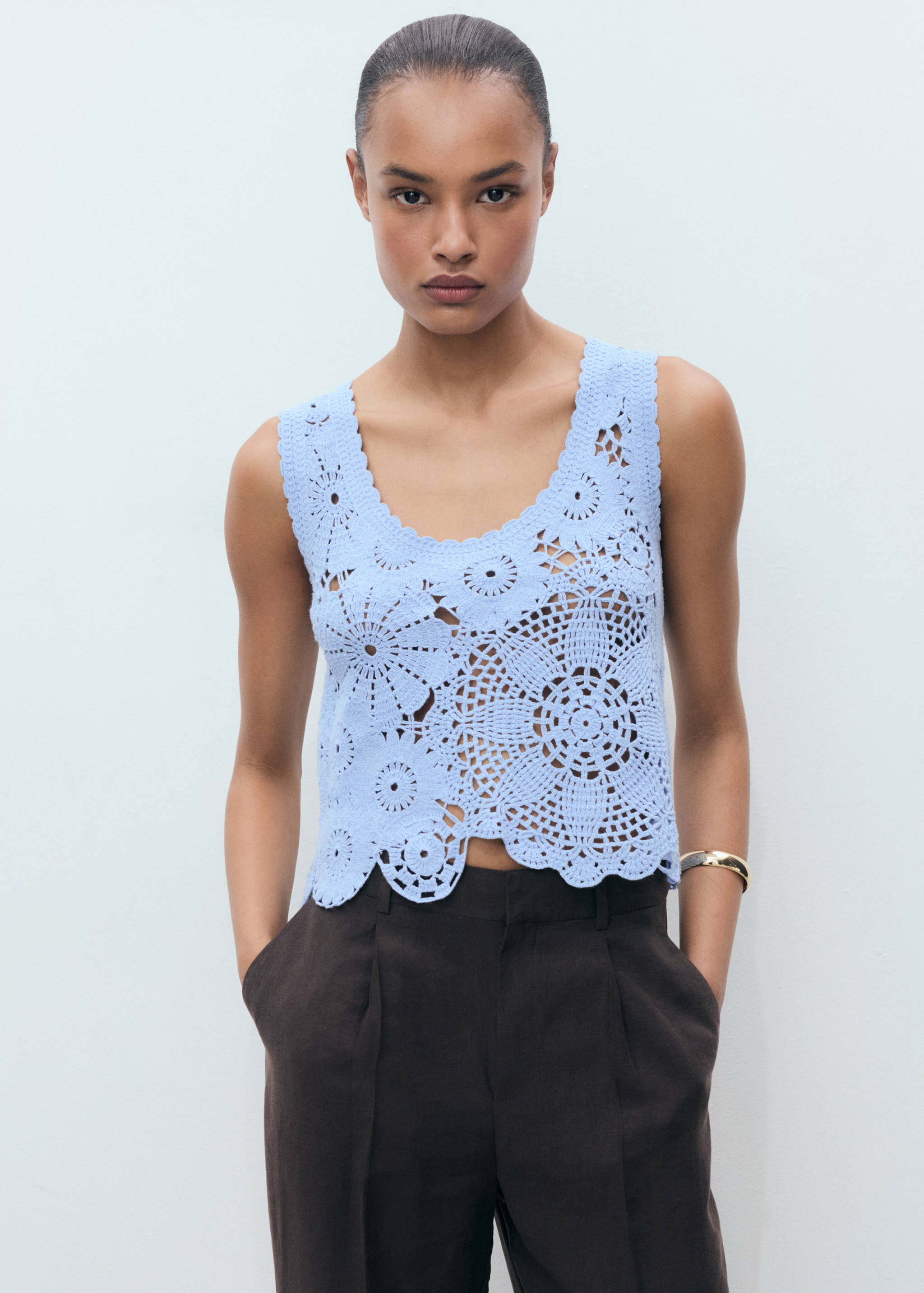 Top crochet fleurs - Plan moyen