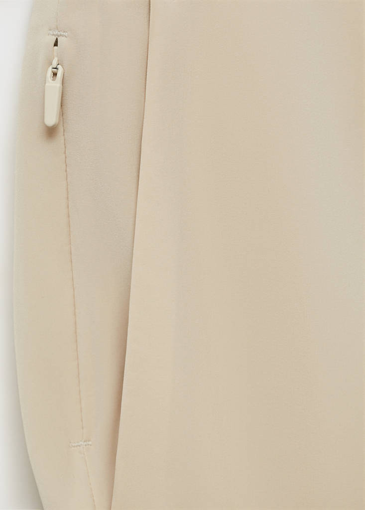 Slim fit water-repellent trousers — Beige