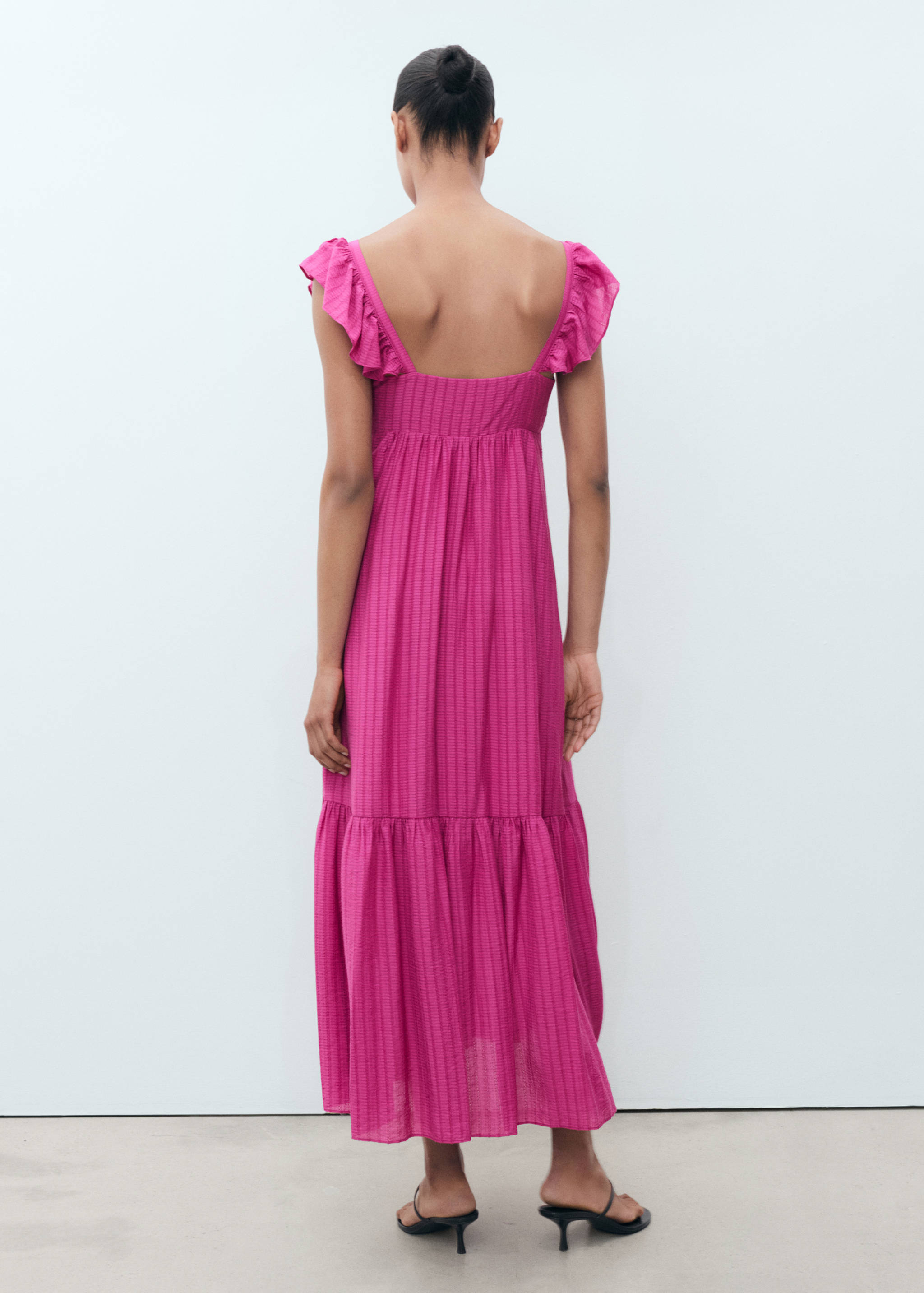 Long dress with ruffle neckline - Reverse of the article