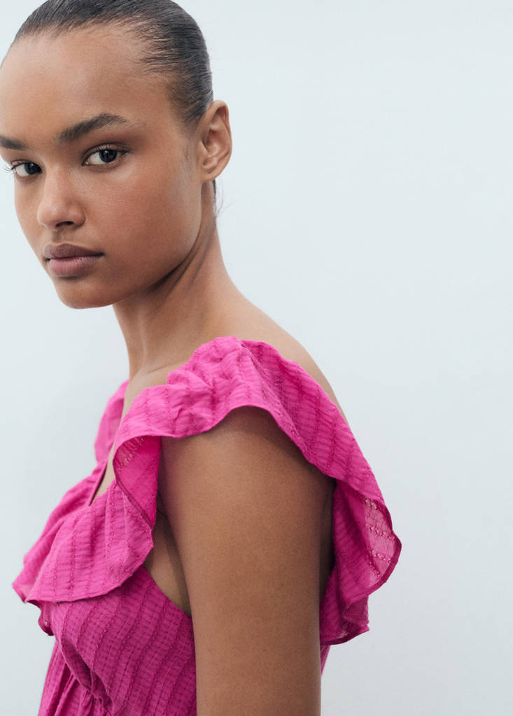 Long dress with ruffle neckline — Fuchsia