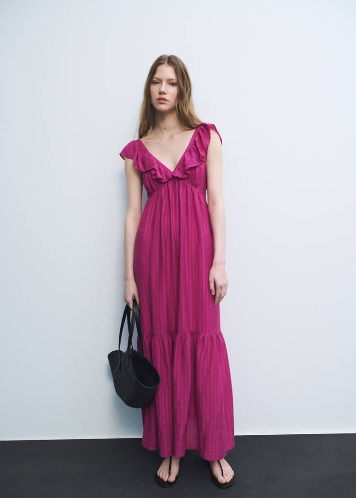 Long dress with ruffle neckline — Fuchsia