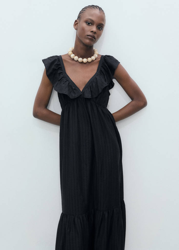 Long dress with ruffle neckline — Black