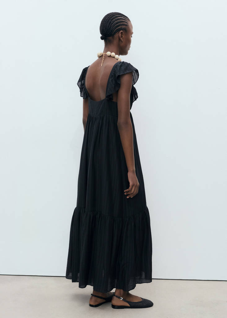 Long dress with ruffle neckline — Black