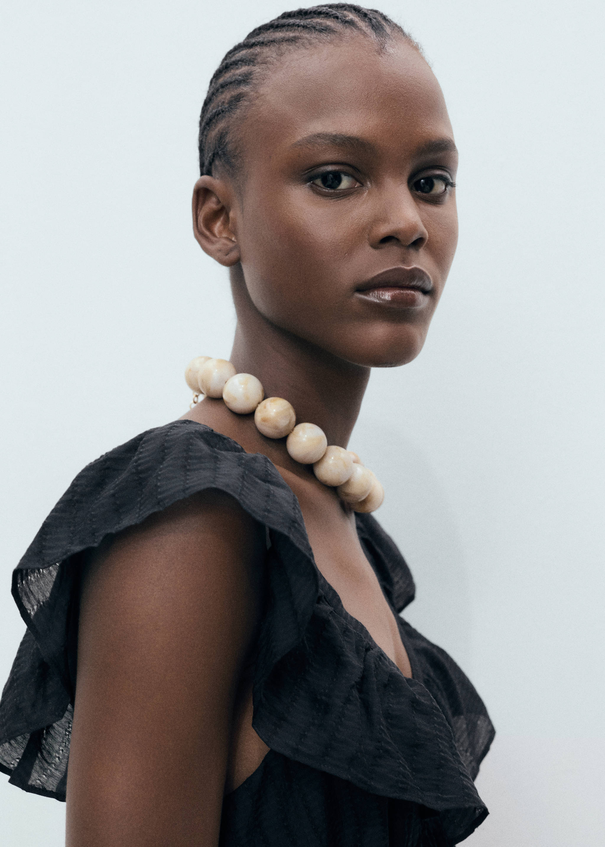 Long dress with ruffle neckline - Details of the article 1