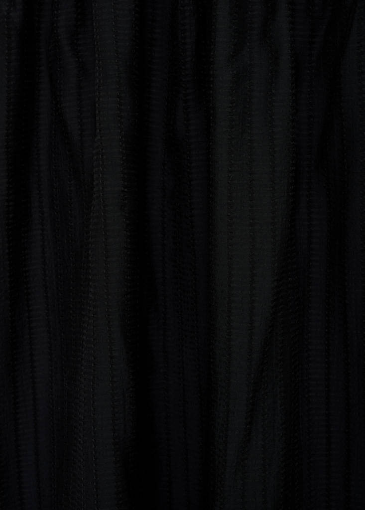 Long dress with ruffle neckline — Black